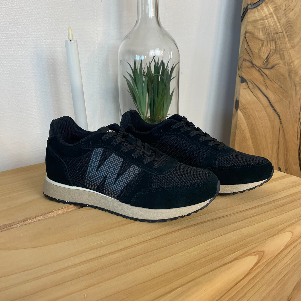 Woden Ydun Icon II – svart sneaker med lett og behagelig komfort