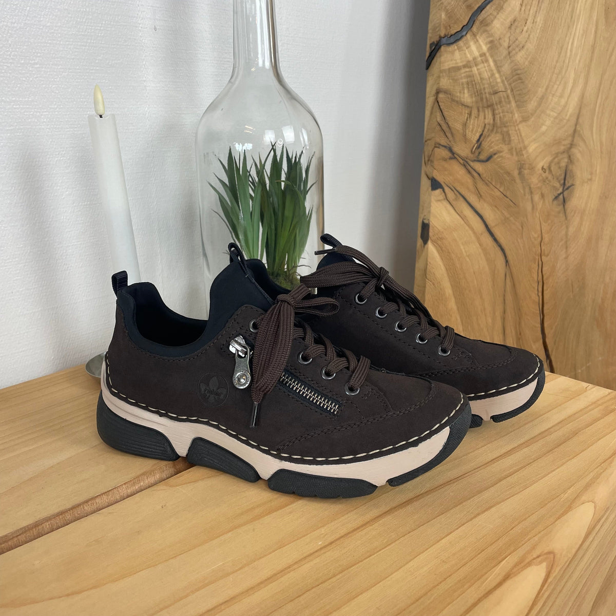 Rieker sneakers til dame i brun – myk komfort og støtdemping til hverdagen