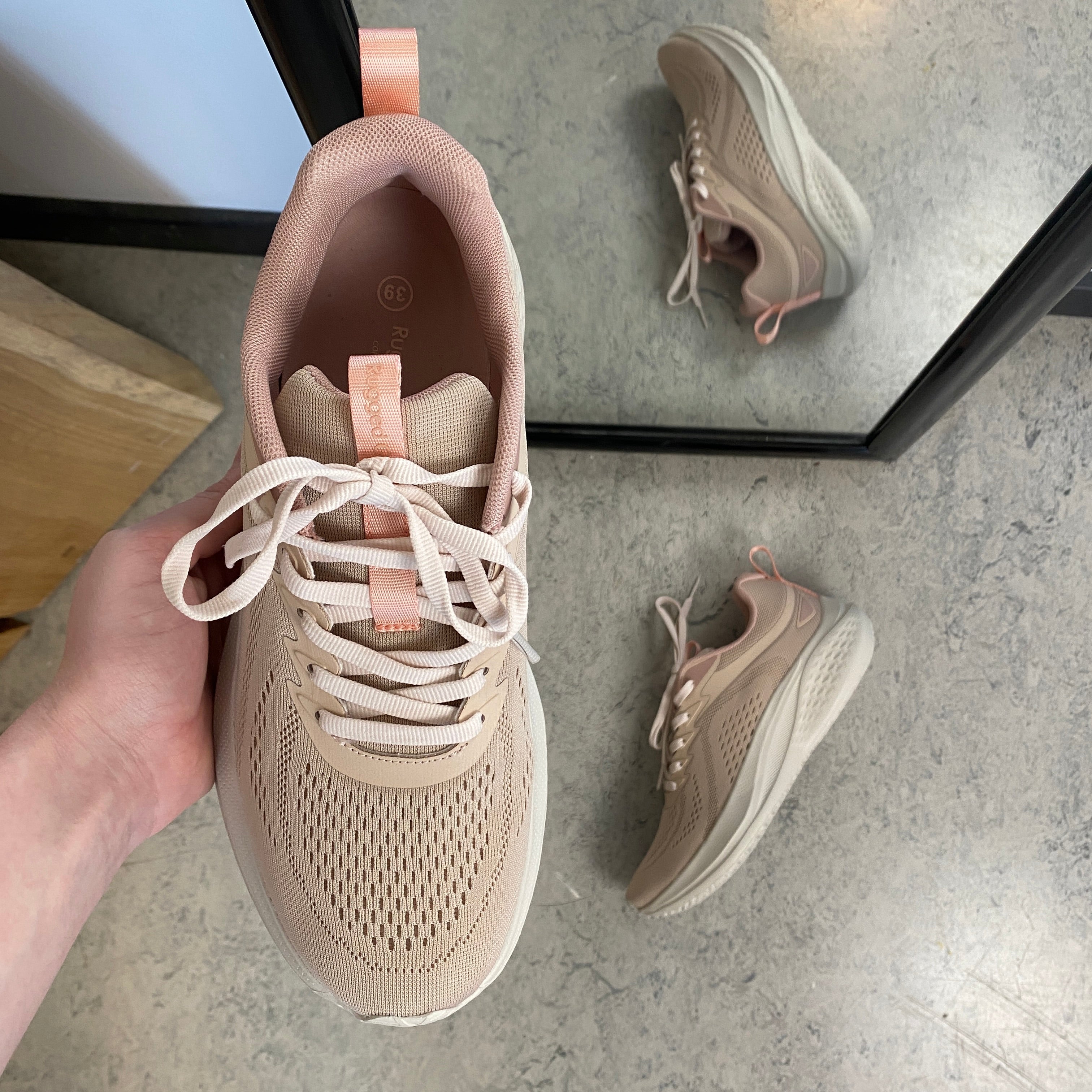 Rugged Gear Simple Sport – lett og komfortabel sneaker i rosa