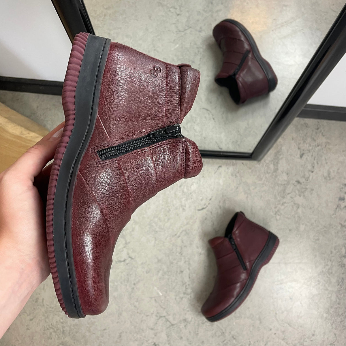 Green Comfort Lugano Laisa i bordeaux – komfortabel kort skinnstøvel med dobbel glidelås