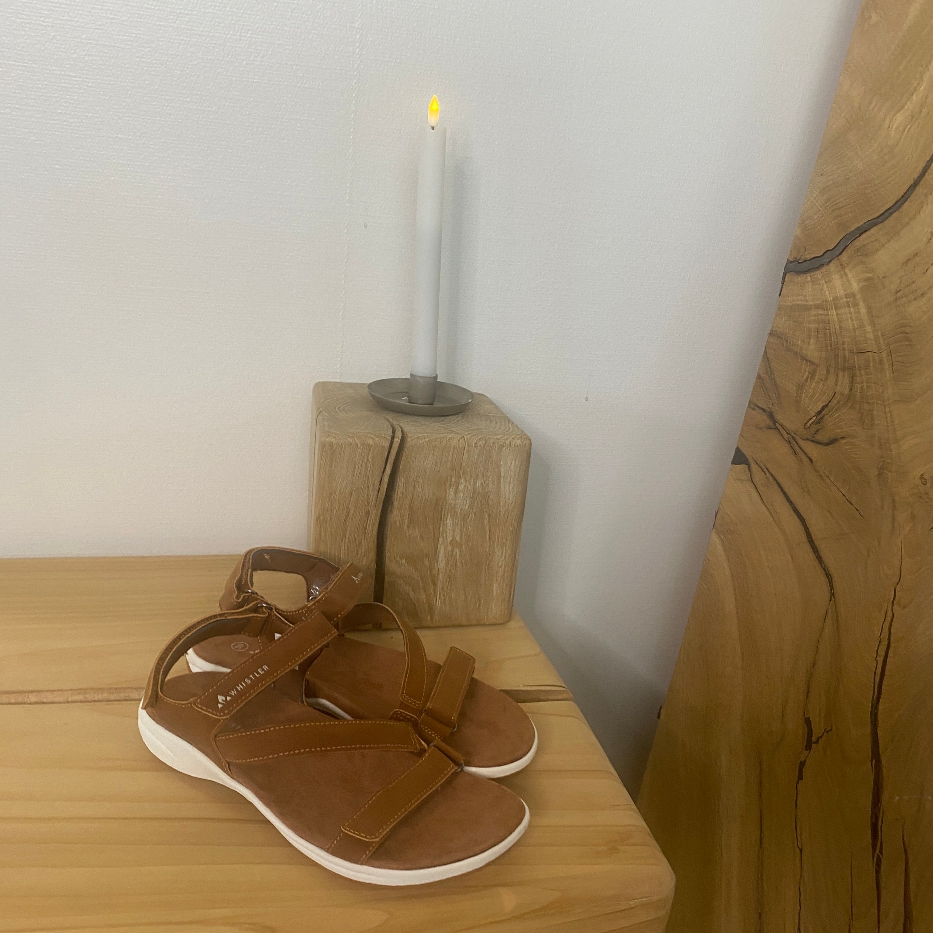 Malena W sandal – brun sandal med god svangstøtte og justerbare remmer