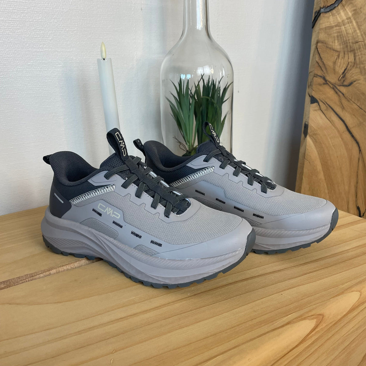 CMP Kymber Easy-Fit – lys grå sneaker med elastiske snørebånd