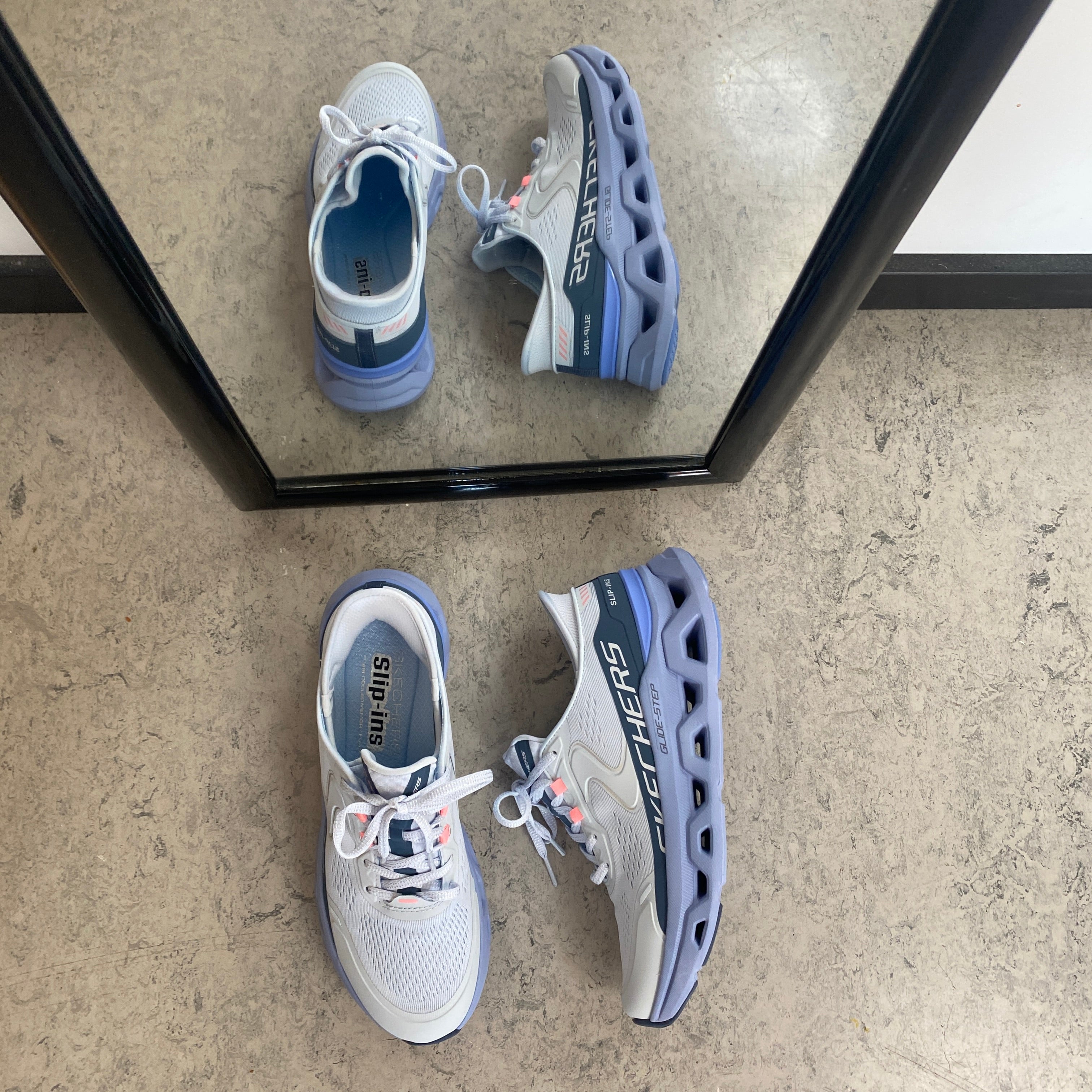 Skechers Glide-Step Aldus i lys blå – slip-on sneaker med svangstøtte og støtdemping