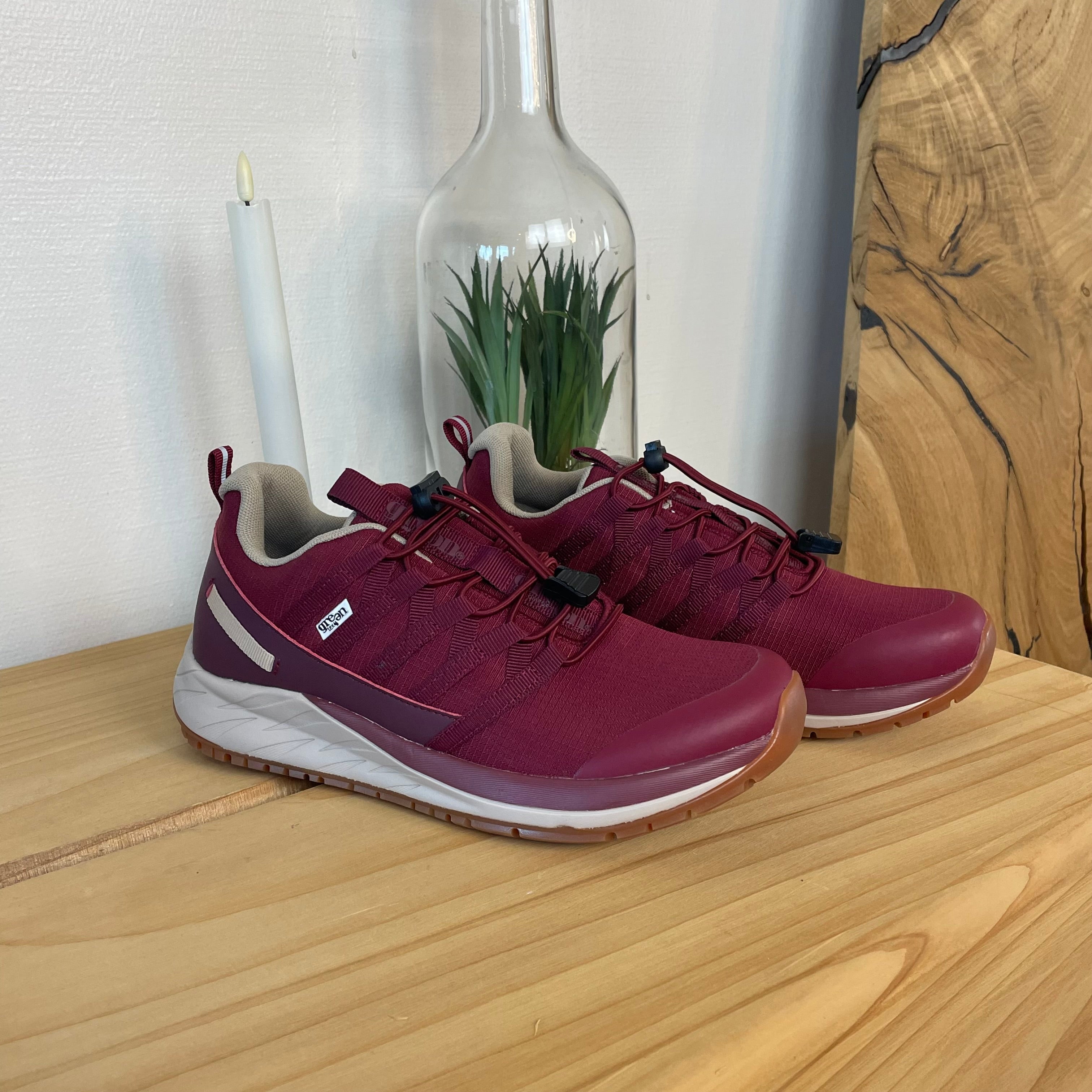 Green Comfort Path Pipi – vinrød outdoor-sneaker med H-lest og svangstøtte