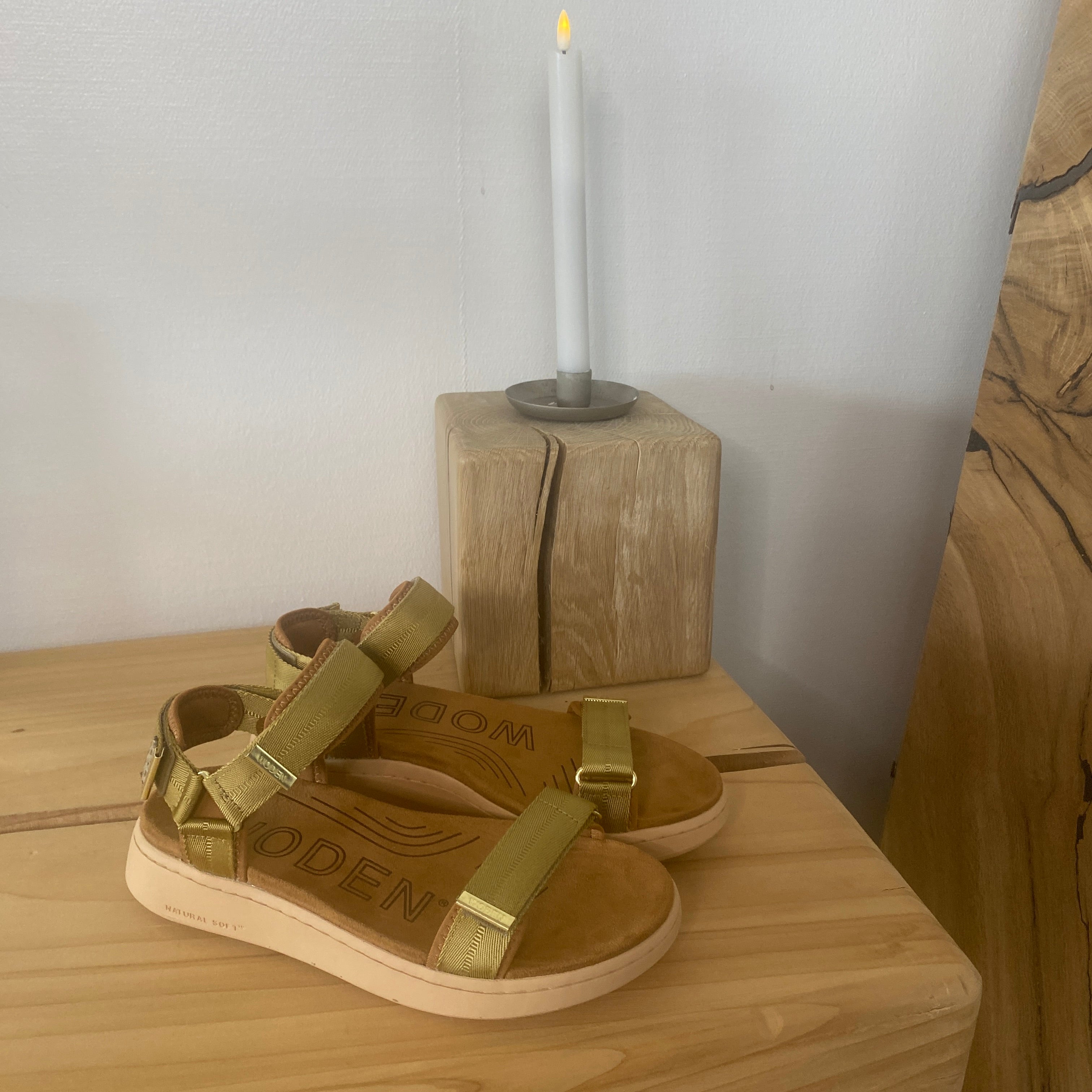 Woden sandal – Khaki (gyllen nyanse)