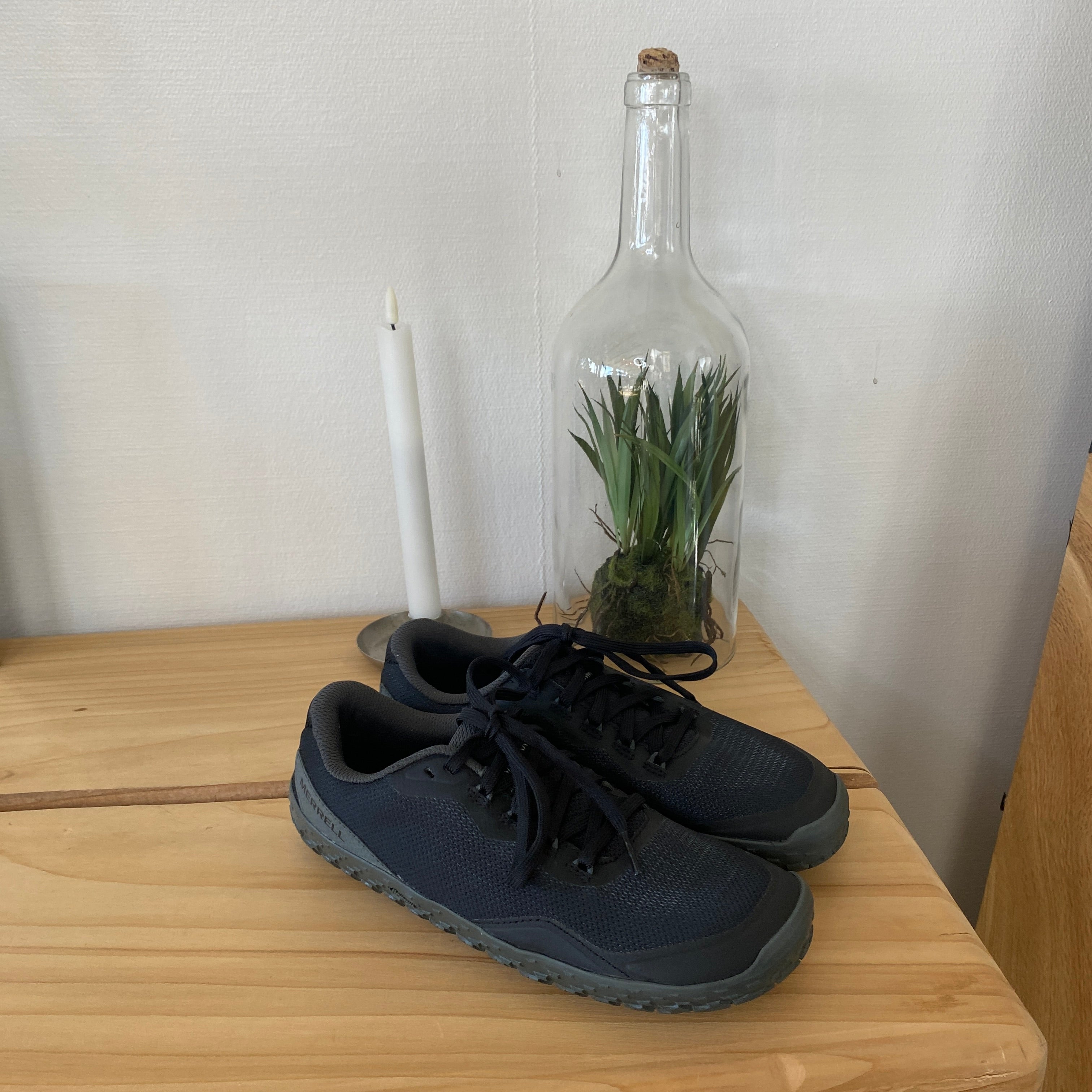 Merrell sorte barefoot-sko med maksimal fleksibilitet