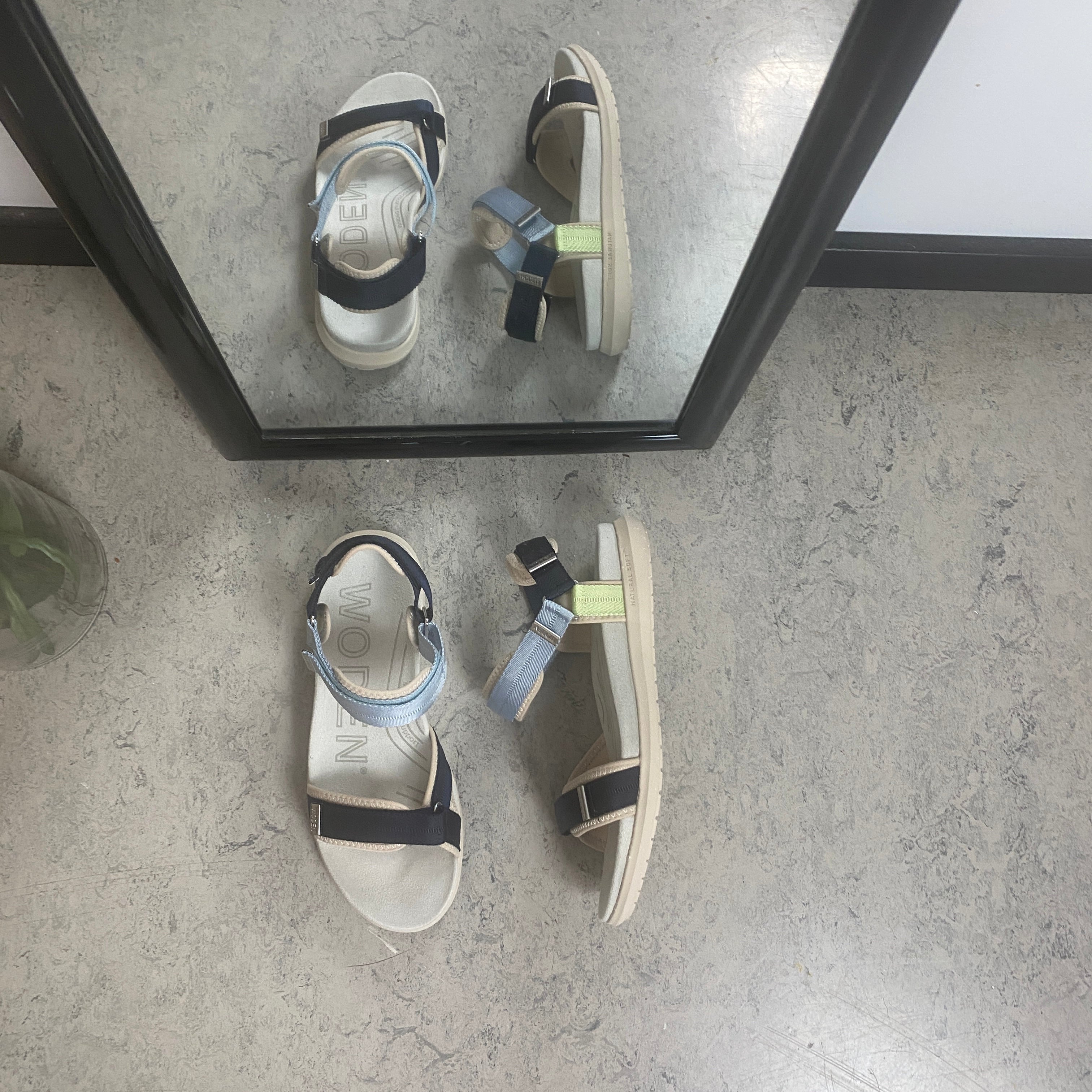 Woden sandal Moonstone Multi – Lett og støttende i blå, grønne og beige nyanser