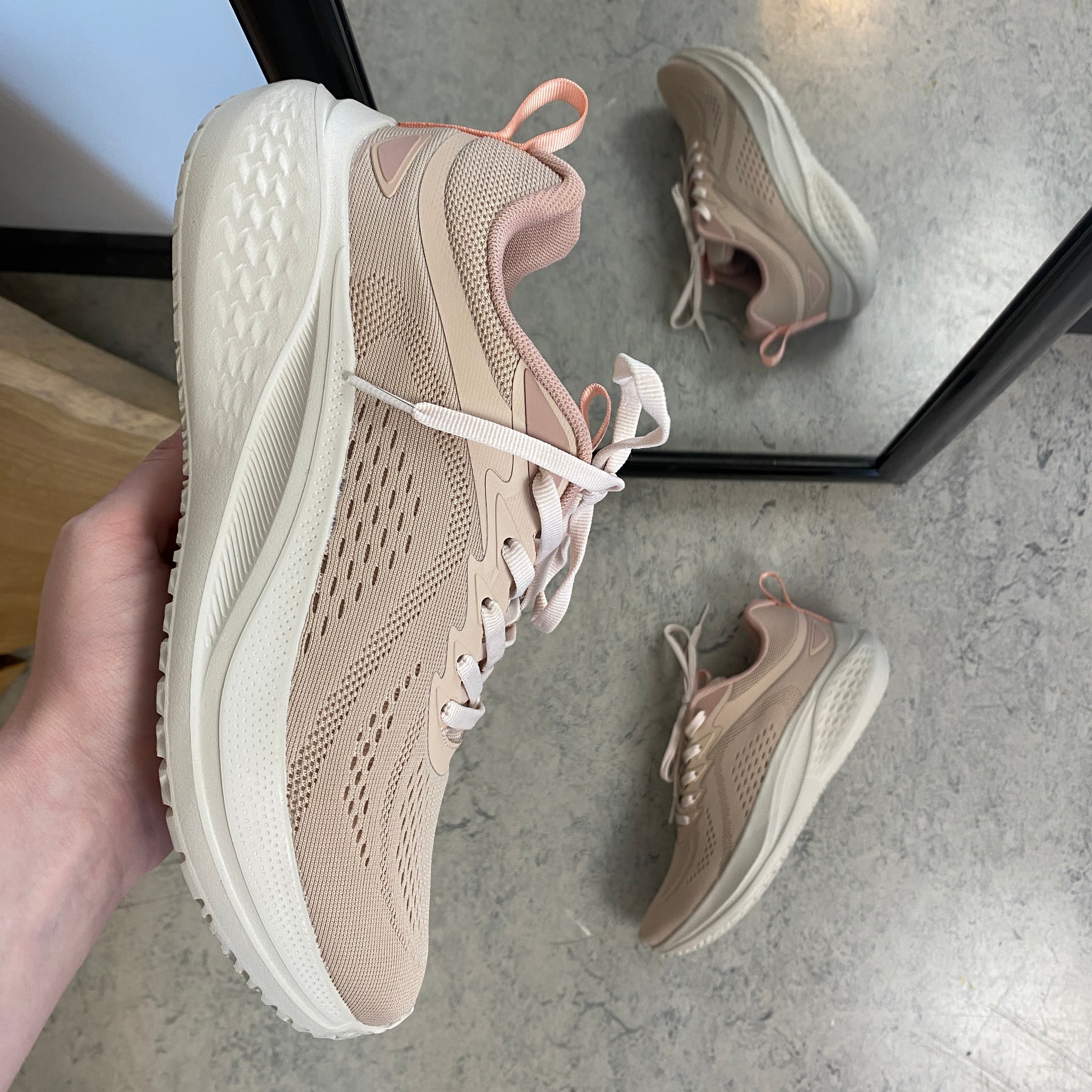 Rugged Gear Simple Sport – lett og komfortabel sneaker i rosa