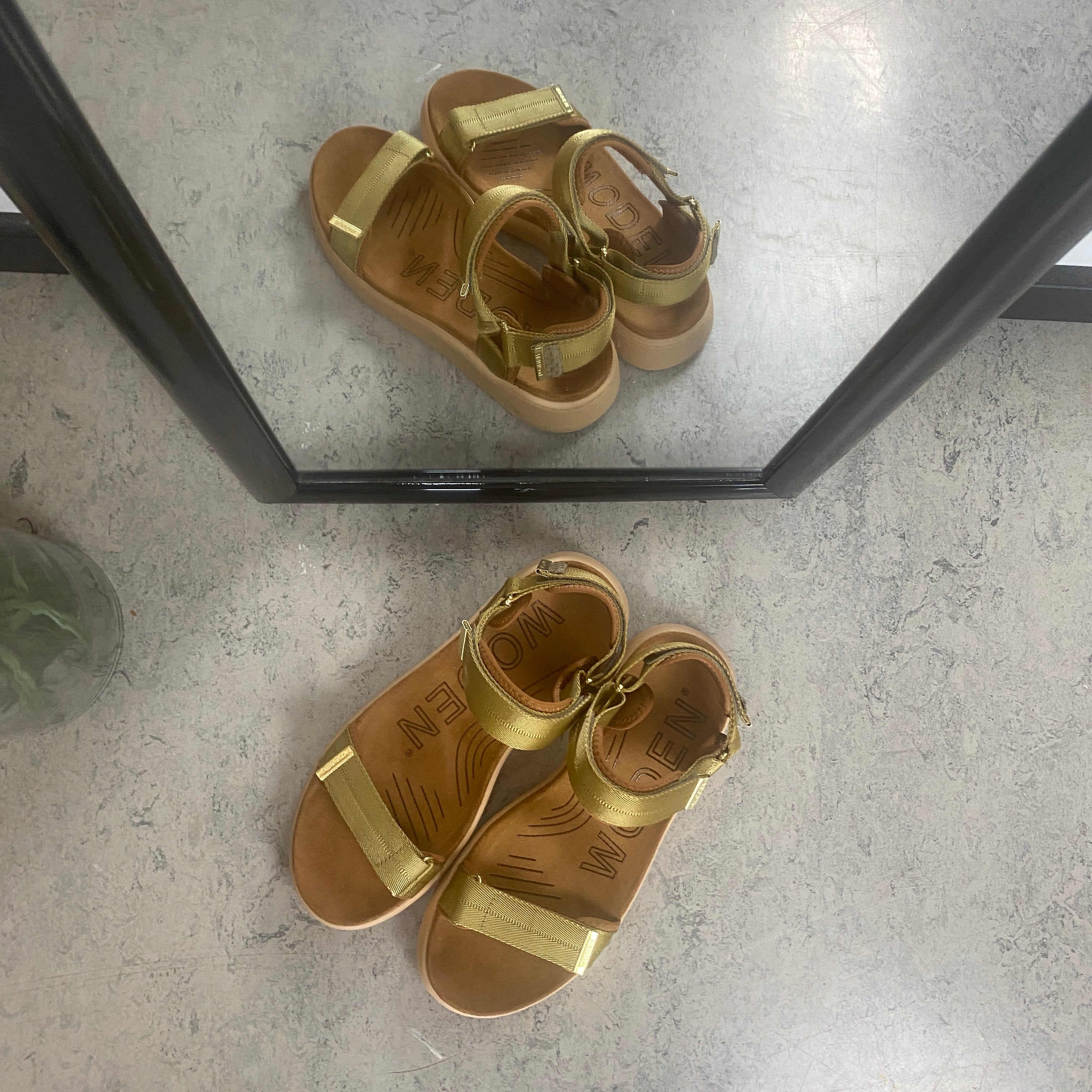 Woden sandal – Khaki (gyllen nyanse)