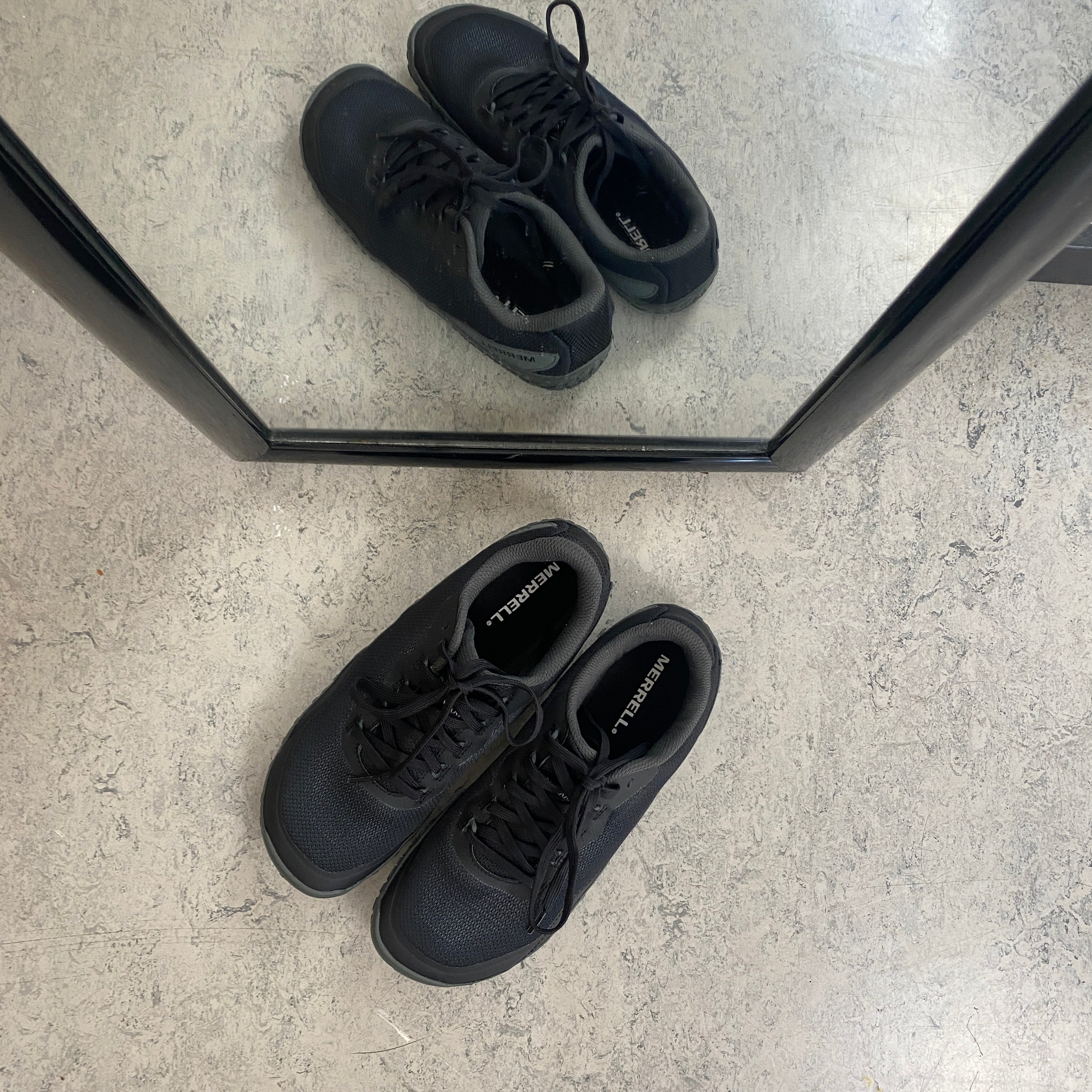 Merrell sorte barefoot-sko med maksimal fleksibilitet