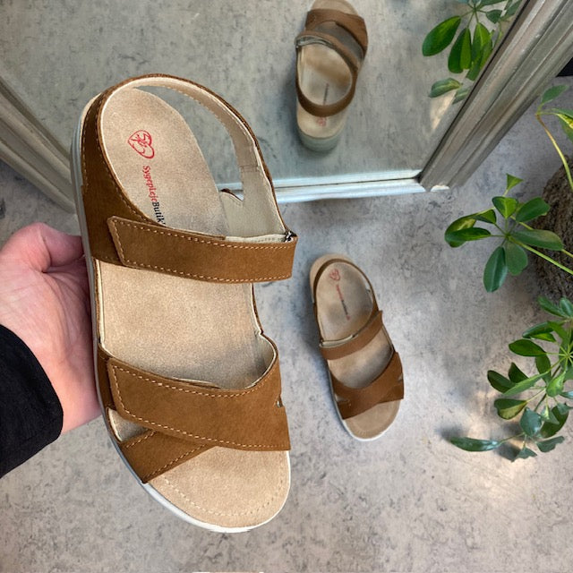 Støtdempende brun sandal med uttakbar såle