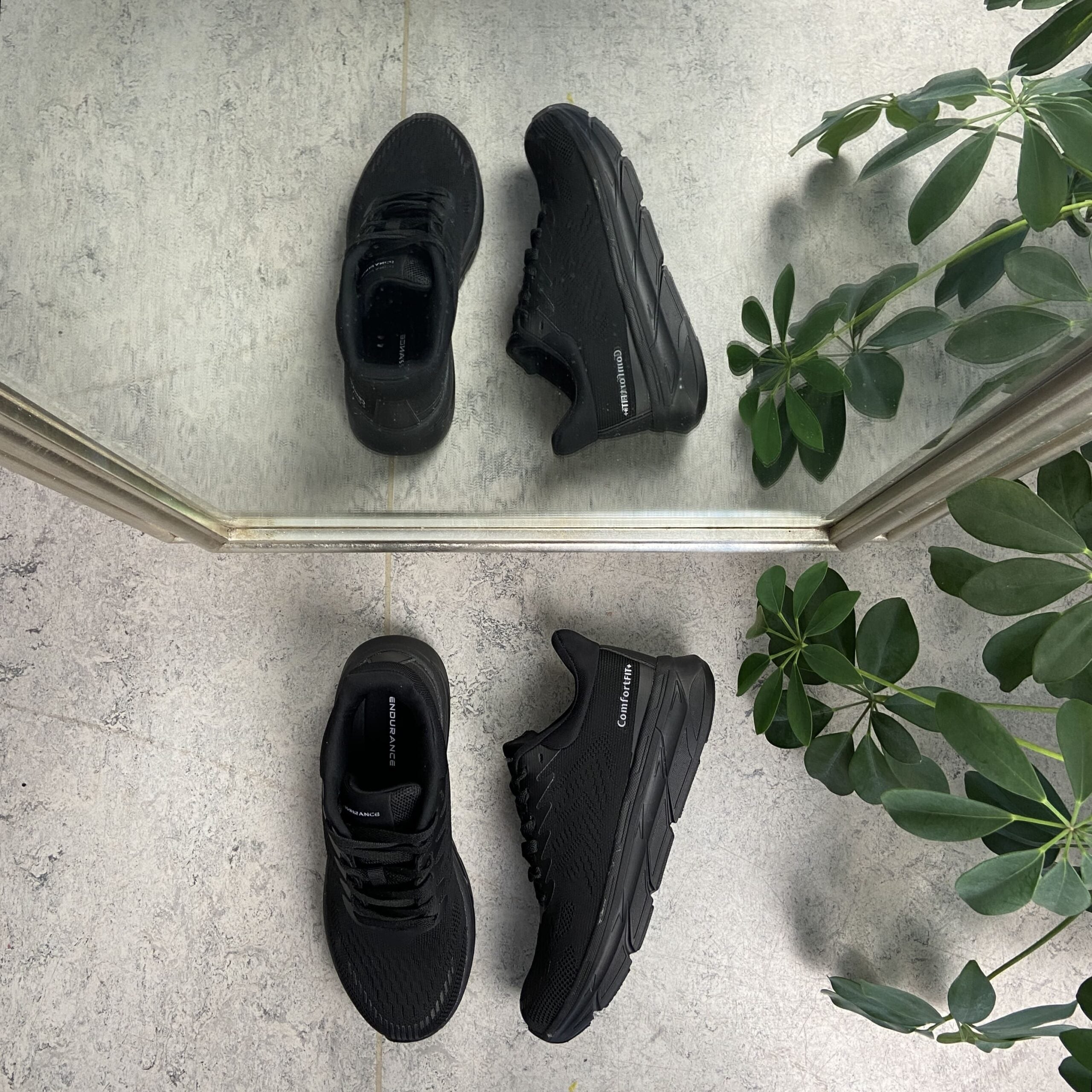 Svart ComfortFIT-sneakers fra Endurance