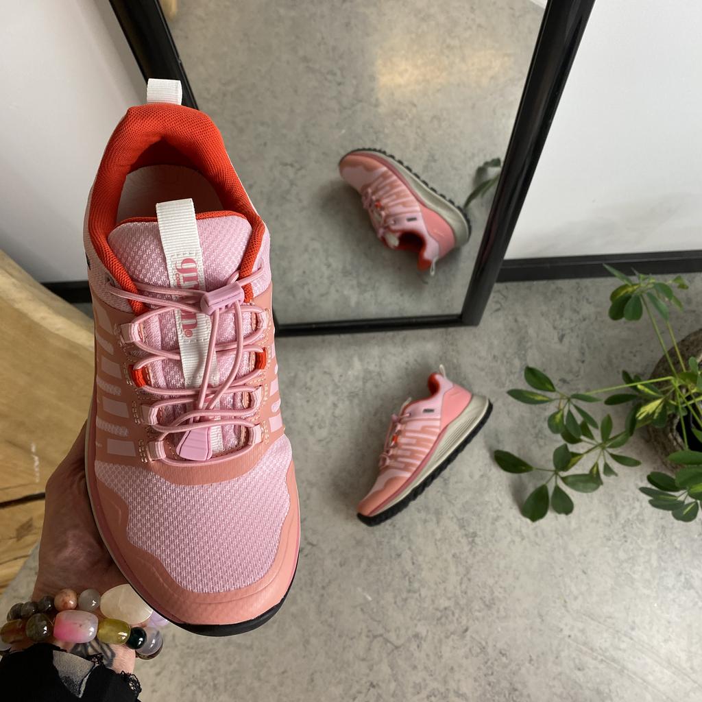 Rosa vanntett lettvektsko fra Green Comfort med god svangstøtte.
