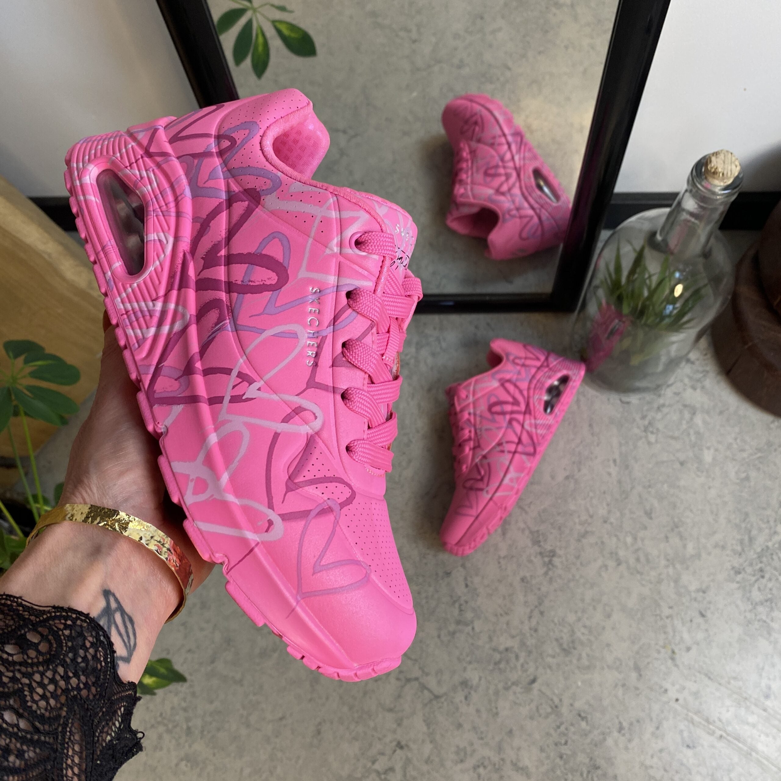 Rosa hjertesko fra Skechers