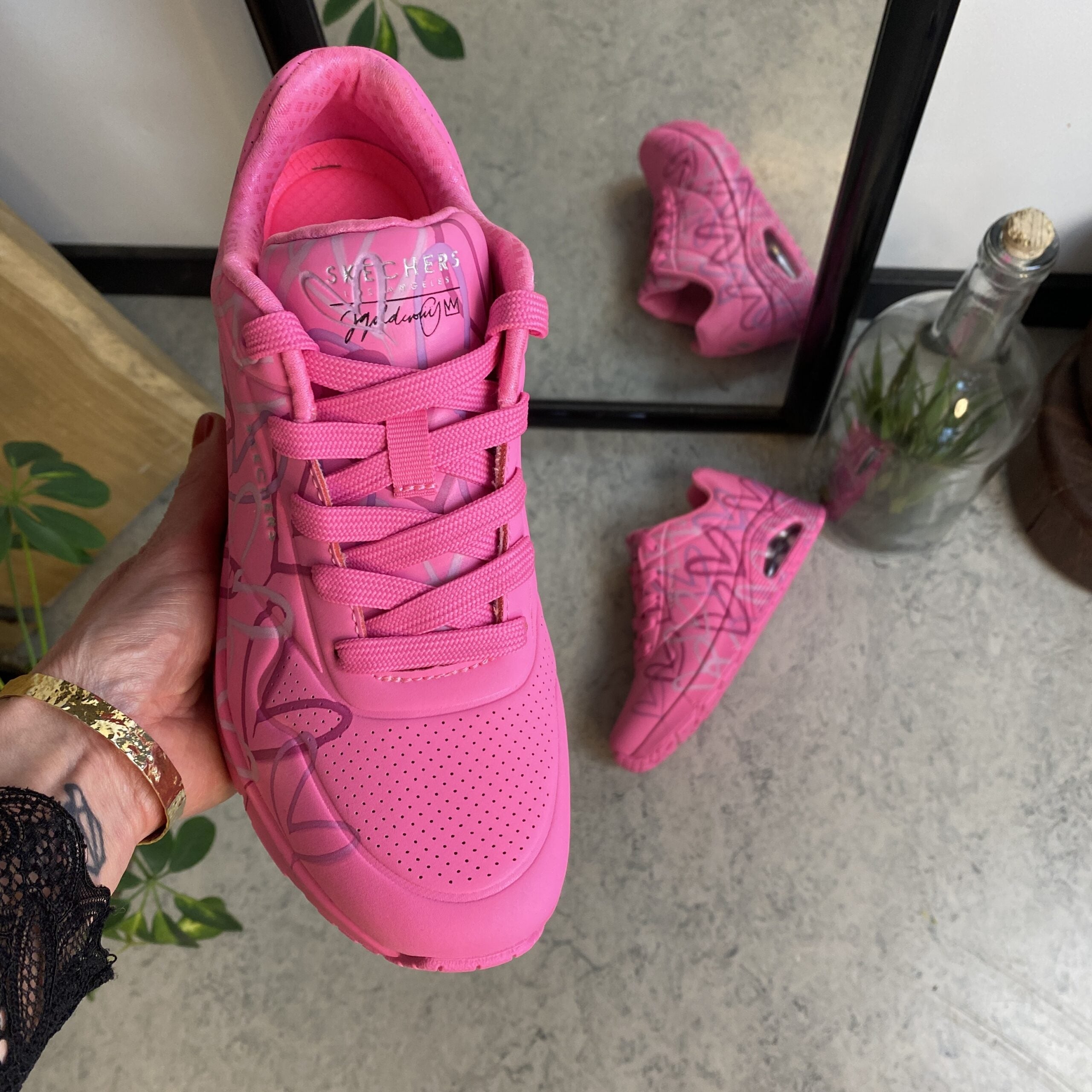 Rosa hjertesko fra Skechers