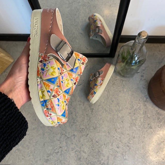 Tresko med blomsterprint