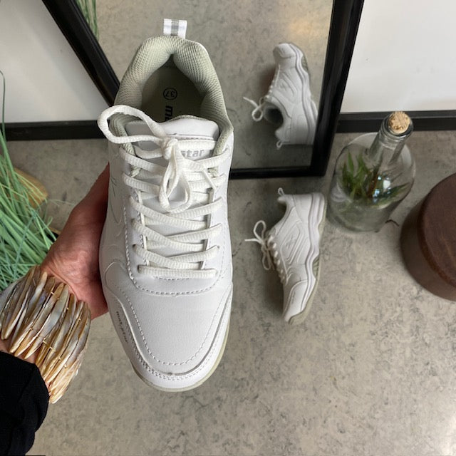 Hvite sneakers med svangstøtte