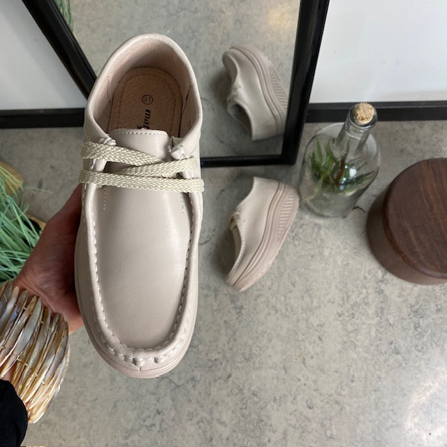 Beige skinnsko med gangsåle og svangstøtte