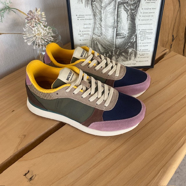 Woden flerfarget sneaker med mesh, skinn & ruskinn – avtakbart korkinnlegg & fleksibel rågummisåle