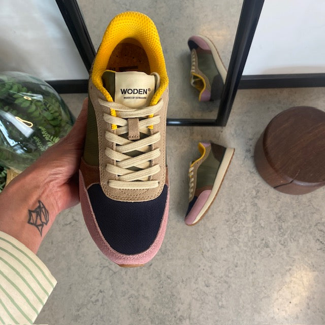 Woden flerfarget sneaker med mesh, skinn & ruskinn – avtakbart korkinnlegg & fleksibel rågummisåle