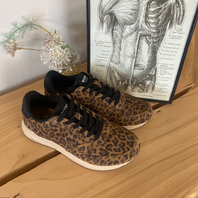 Woden semsket skinnsko med leo-print