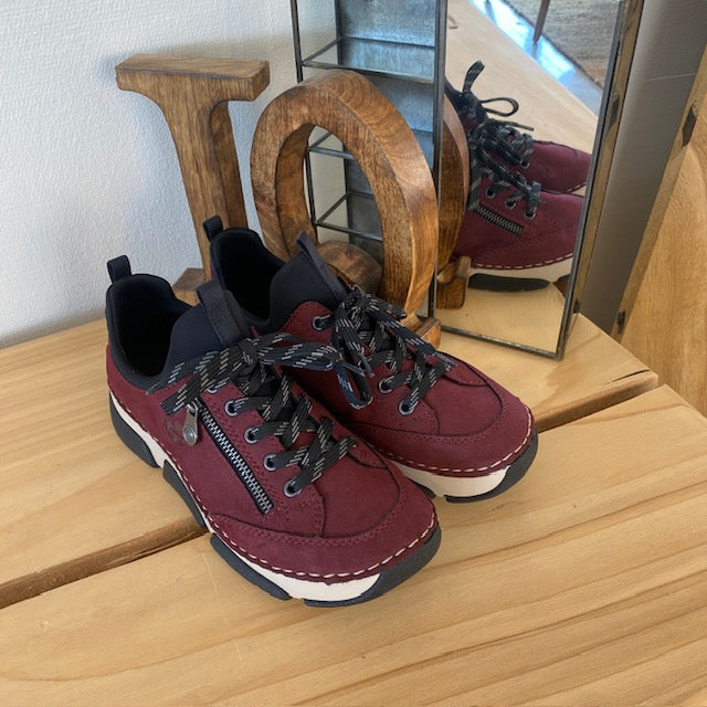 Bordeaux sneakers fra Rieker med god støtdemping