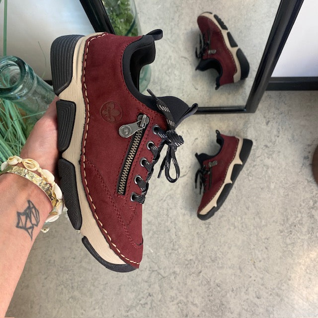 Bordeaux sneakers fra Rieker med god støtdemping