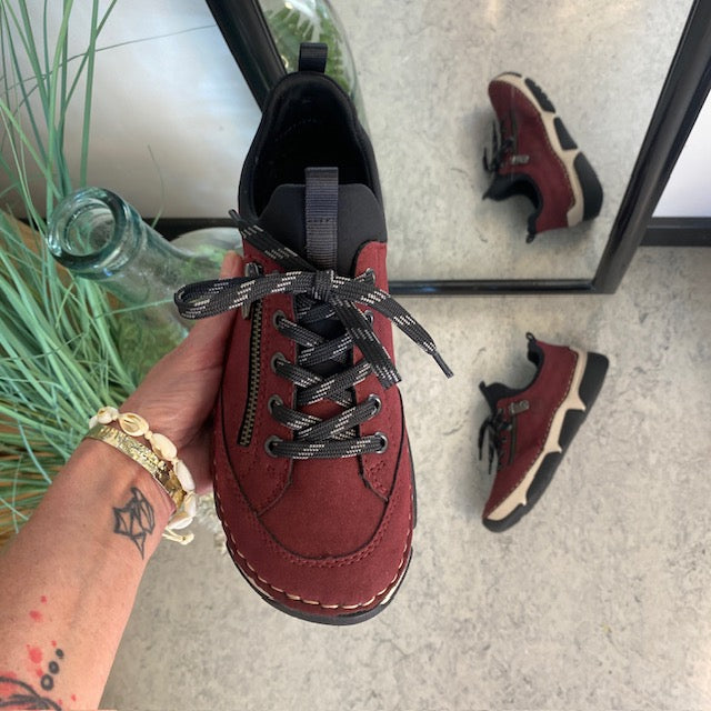 Bordeaux sneakers fra Rieker med god støtdemping