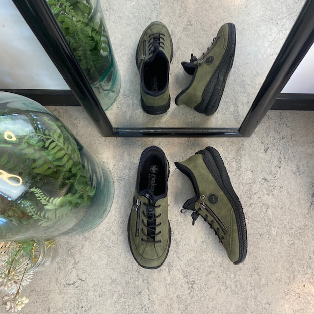 Olivengrønn Rieker slip-on sneakers