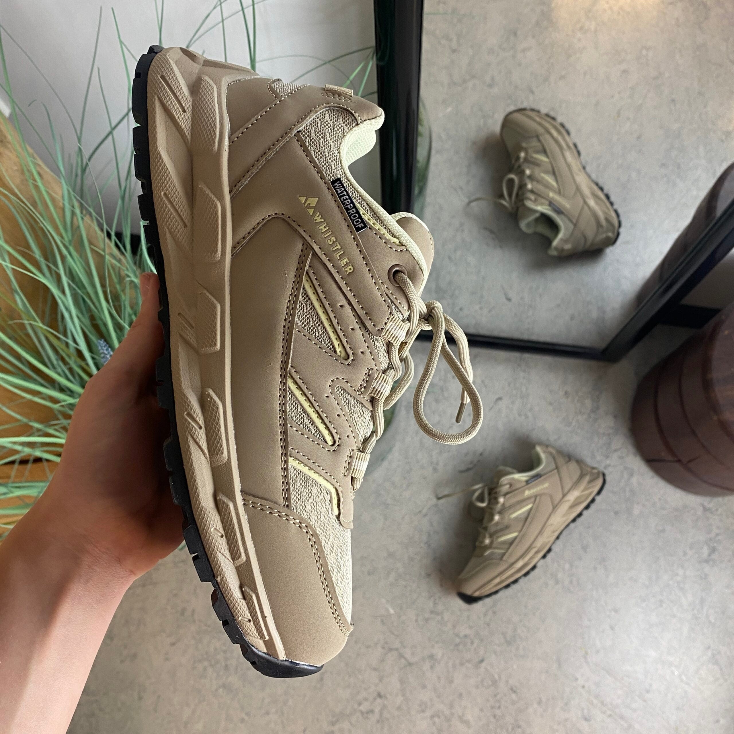 Beige tursko fra Whistler