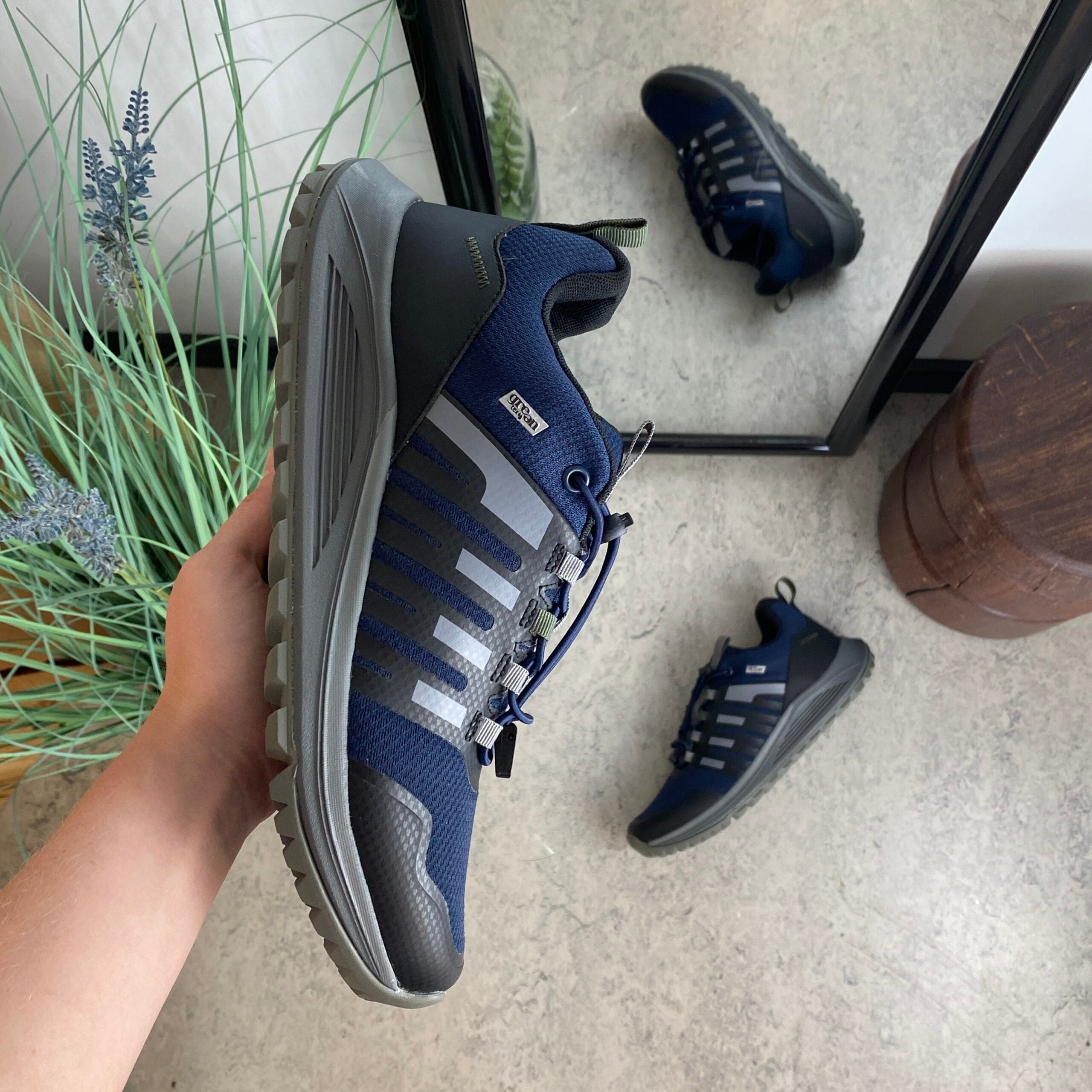 Vanntette herre tursko i marineblå fra Green Comfort