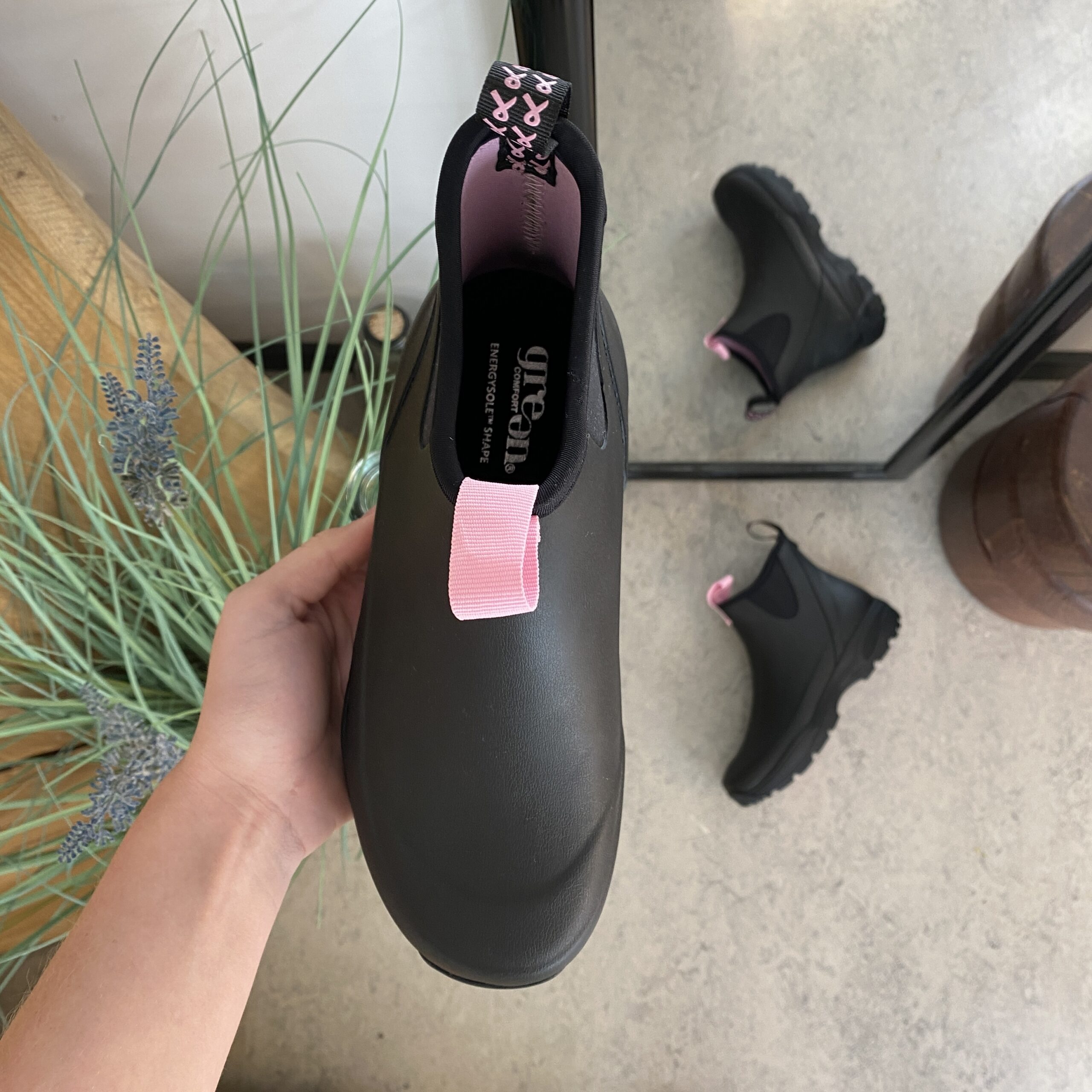 Green Comfort gummistøvel med Støtt Brystene-detaljer