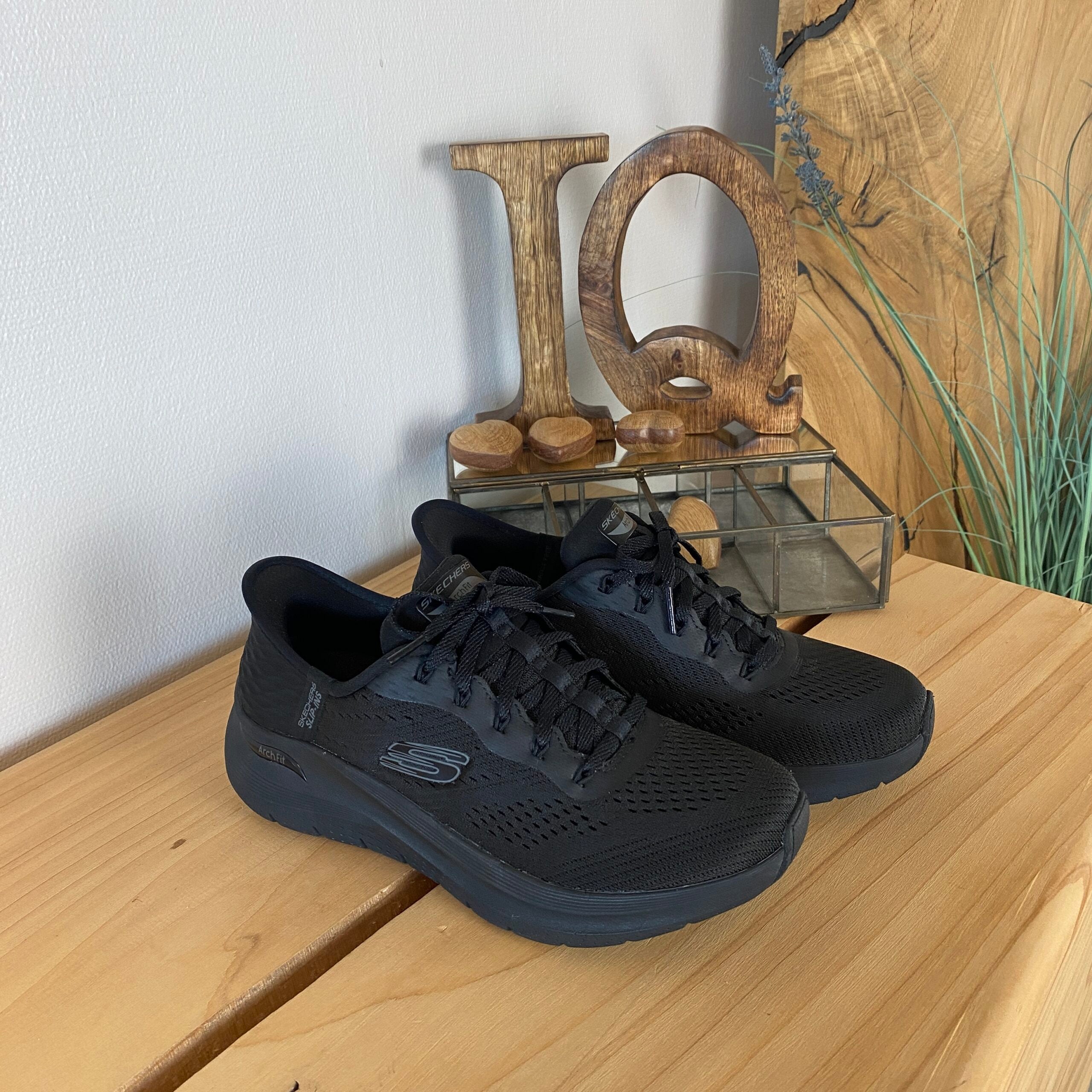 Skechers Slip-ins med Arch Fit – svart sneaker med Hands Free-komfort