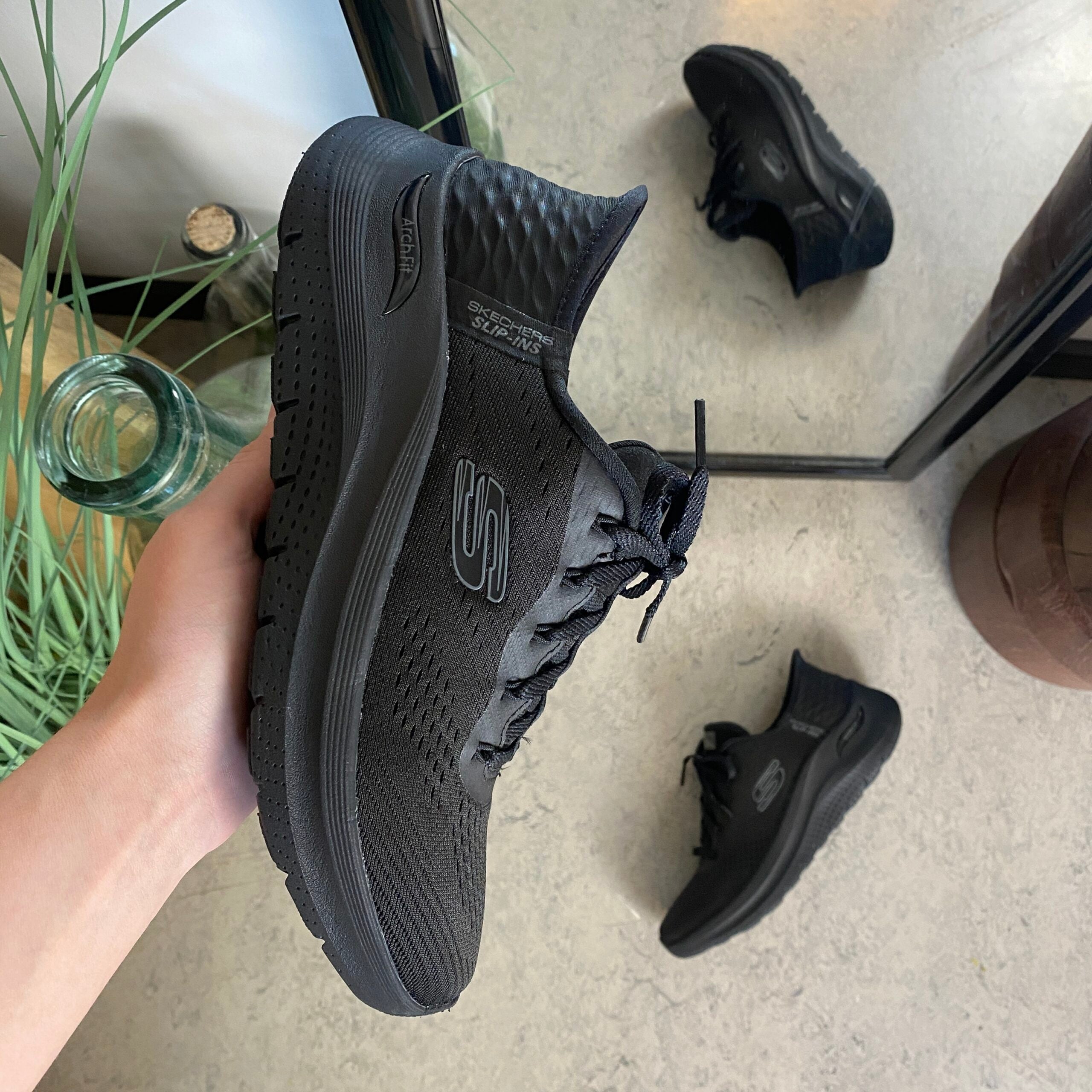 Skechers Slip-ins med Arch Fit – svart sneaker med Hands Free-komfort