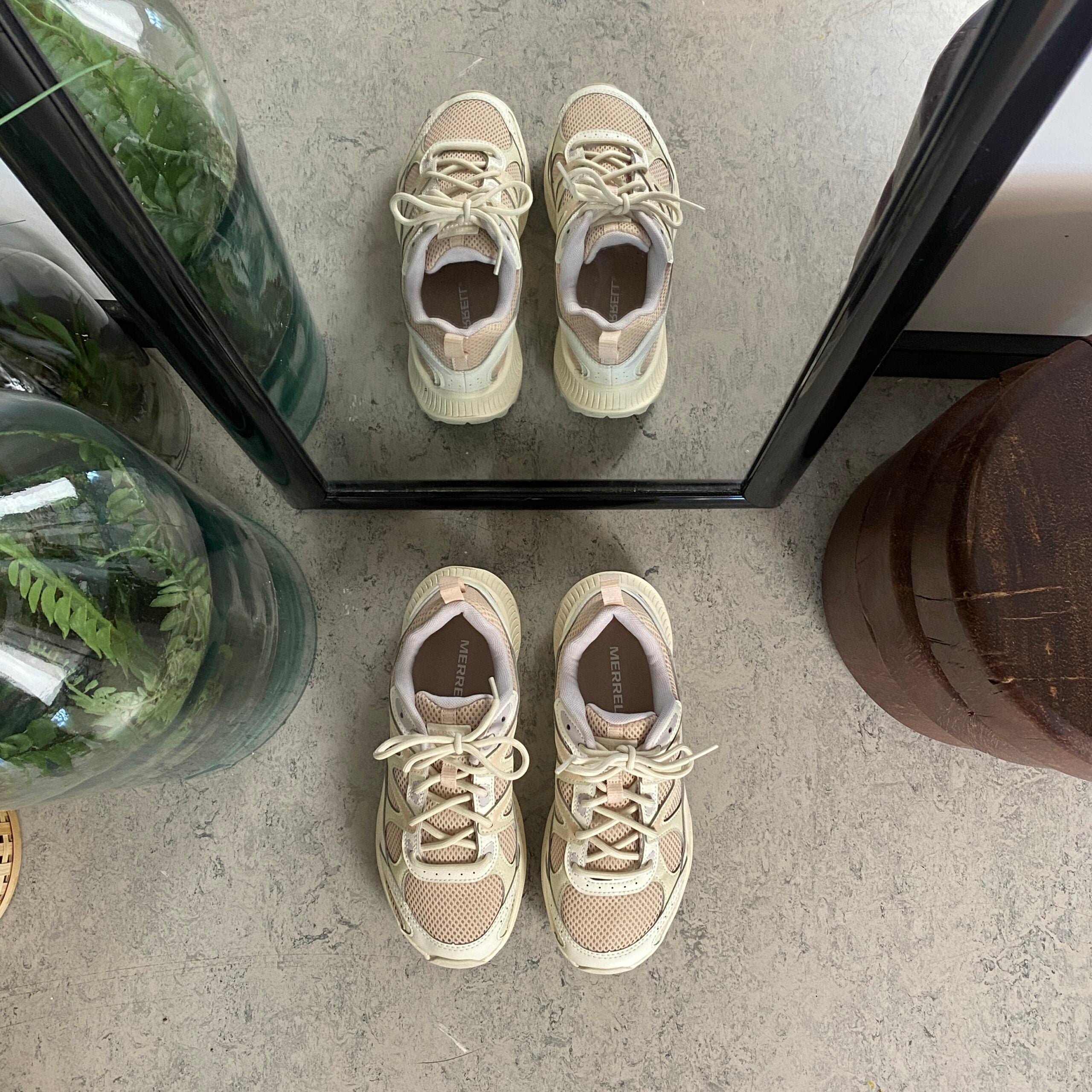 Komfortabel og robust Merrell tursko i beige