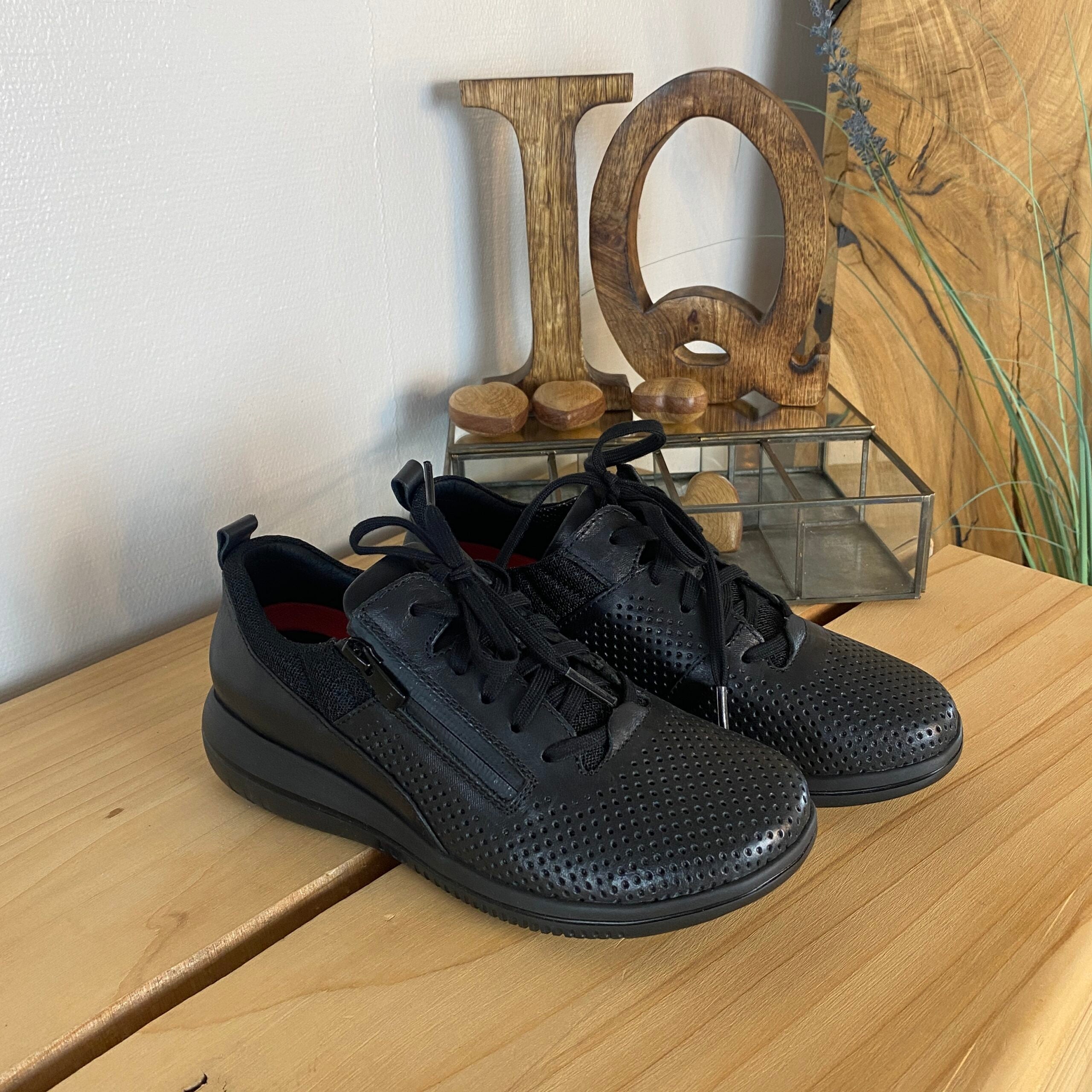 Green Comfort-sko i sort med bred passform og glidelås