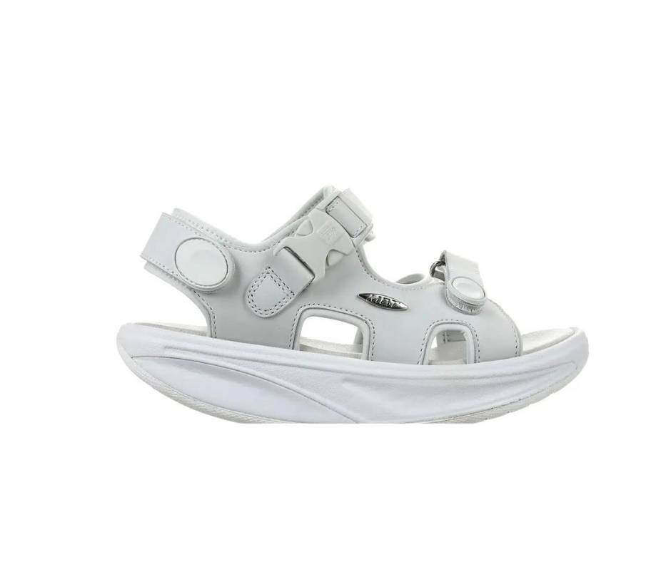 Kisumu Hvit klassisk sandal fra MBT