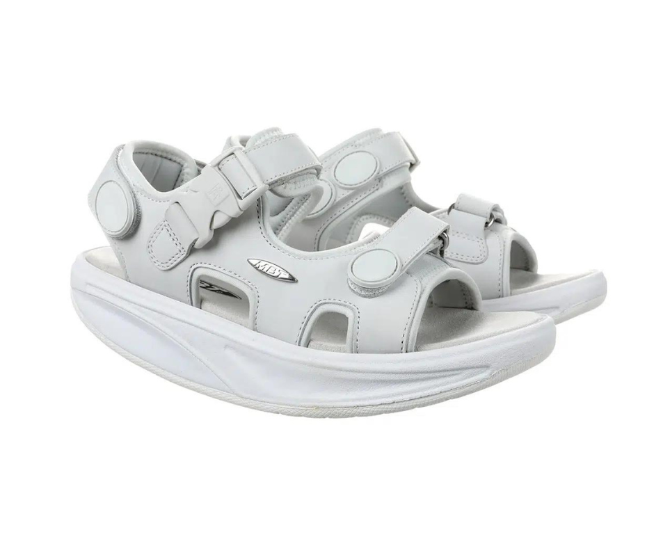 Kisumu Hvit klassisk sandal fra MBT