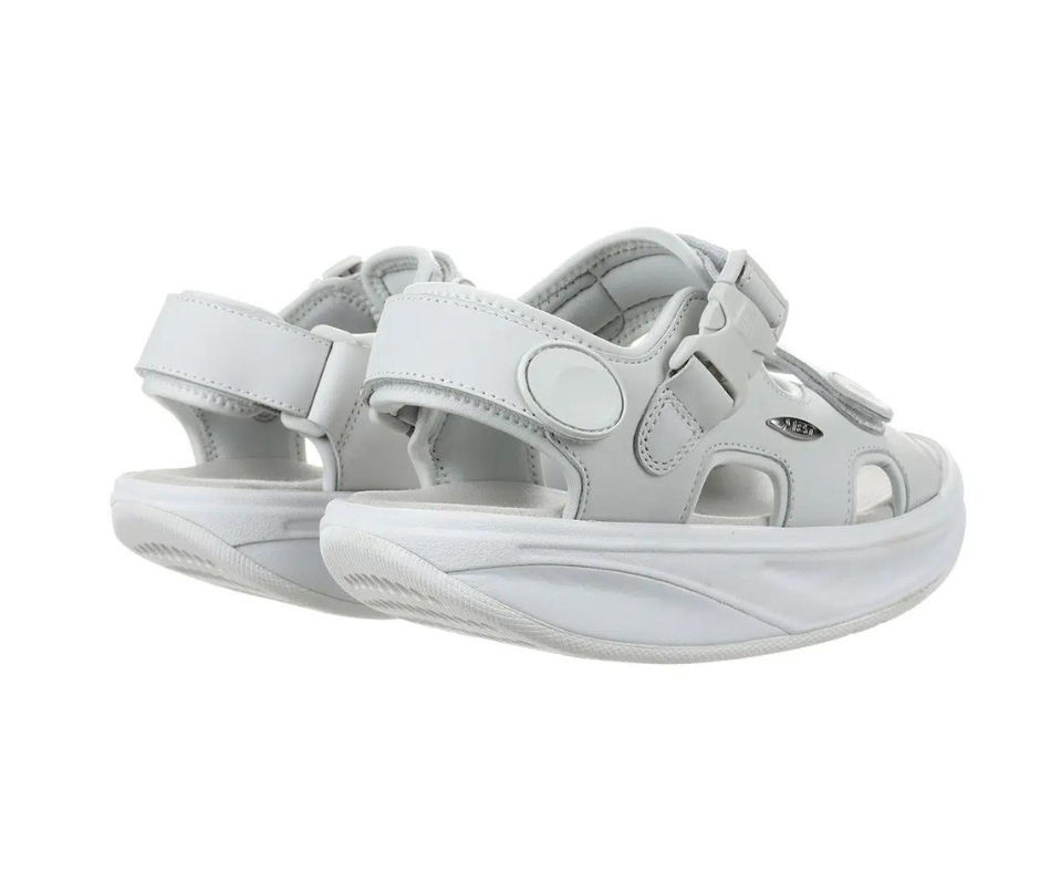 Kisumu Hvit klassisk sandal fra MBT