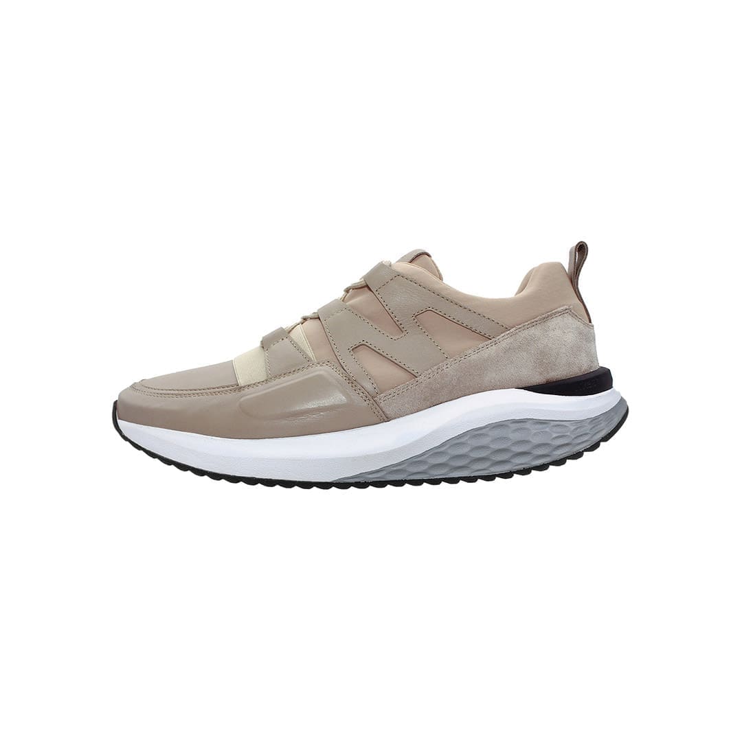 Sandfarvet MBT Fano herresneaker med hvid og grå Milano-rullesål.