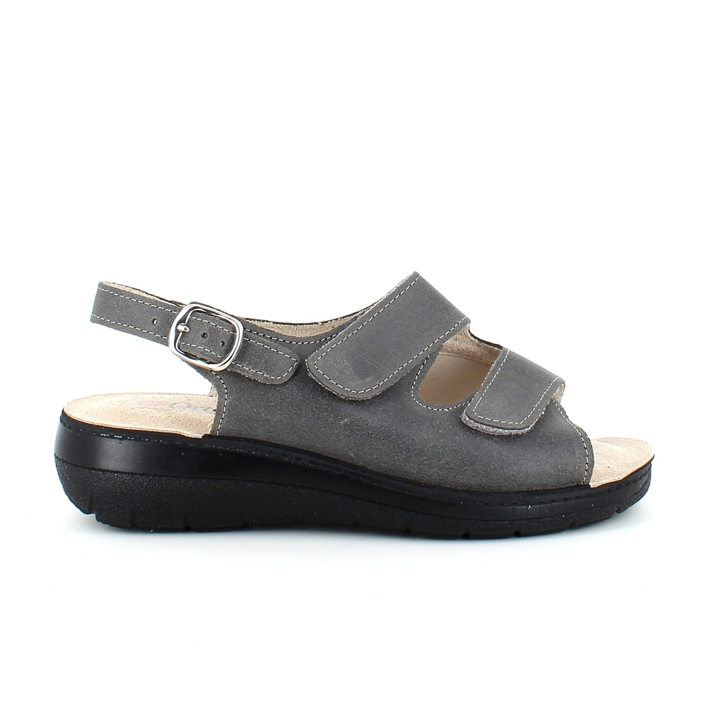 Grå bred skinnsandal for knuter