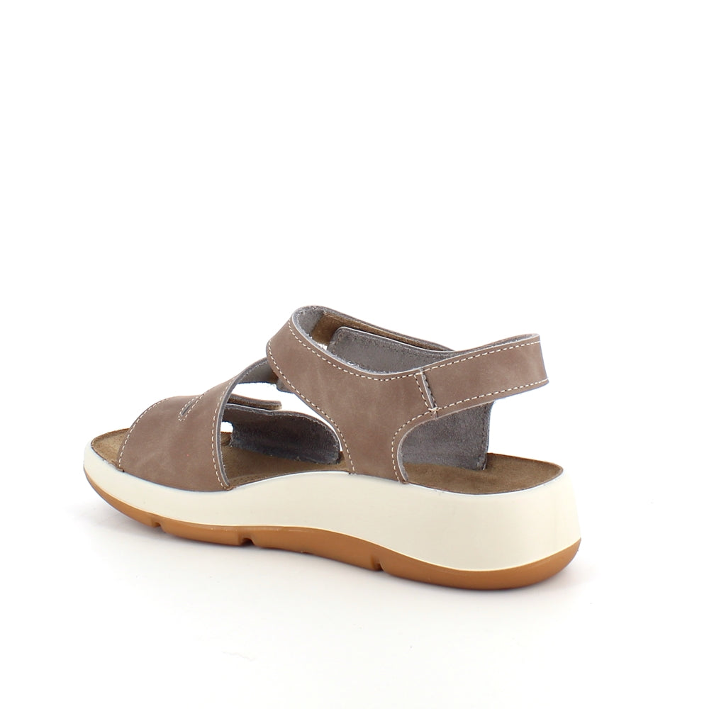 Elegant brun skinnsandal med justerbare remmer
