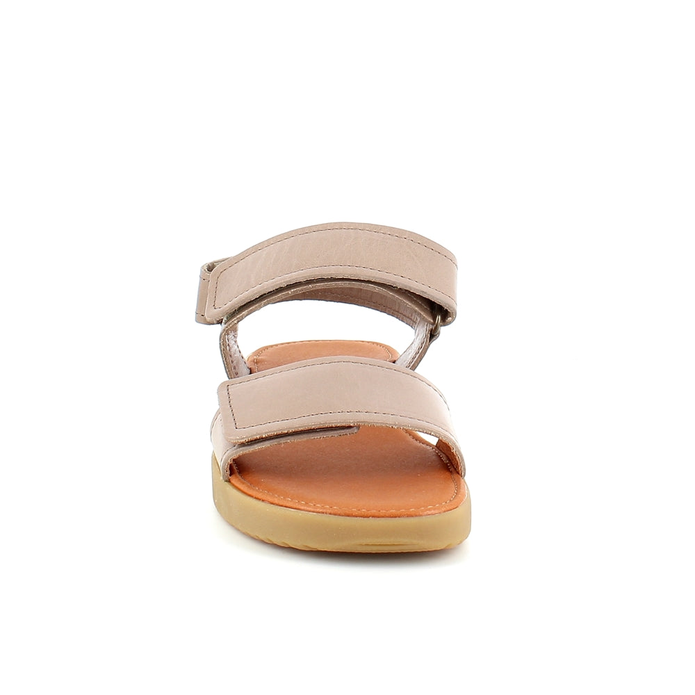 Nature sandfarget lær-sandal med tre justerbare remmer