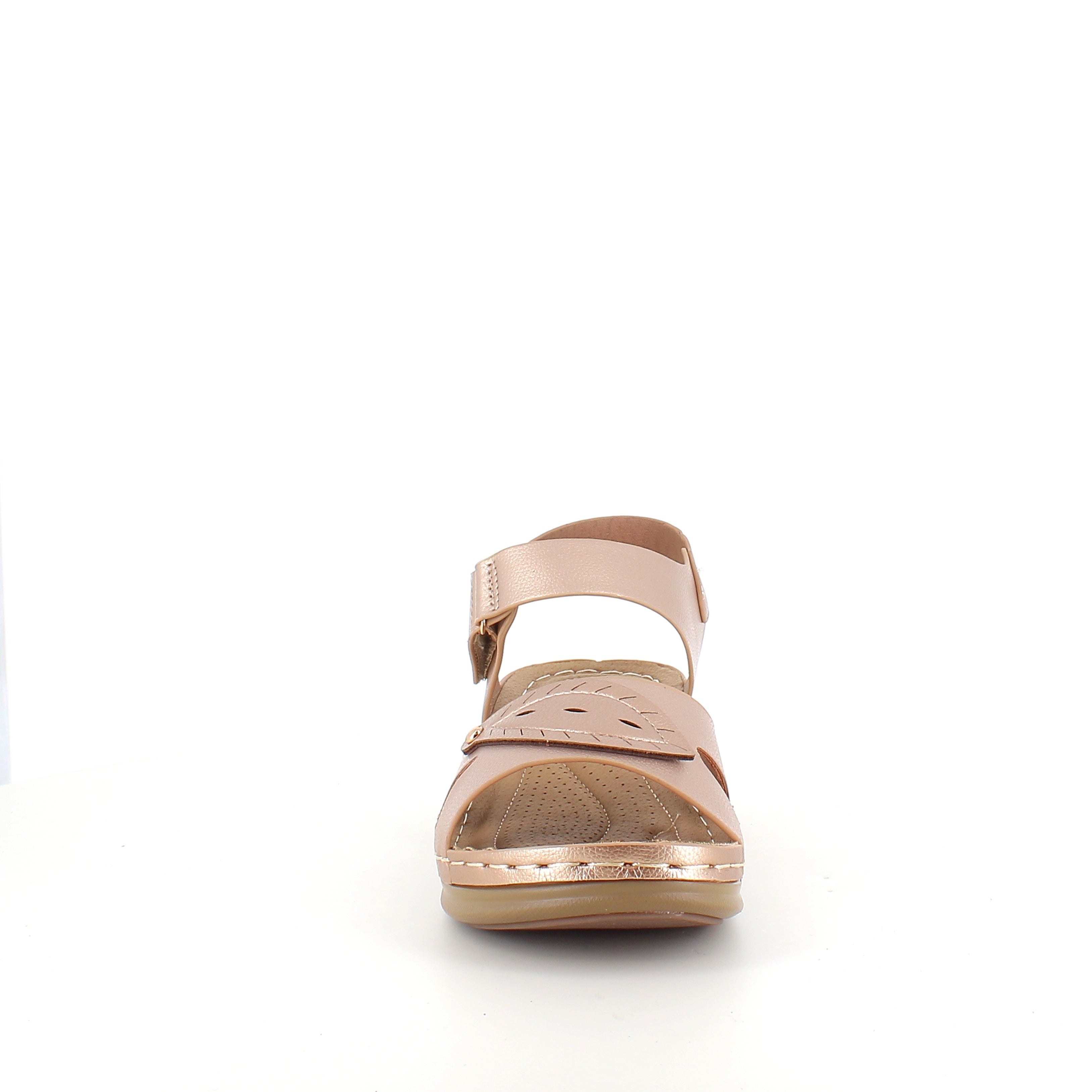 Sandal i roségull – lettvektsandal med feminint uttrykk