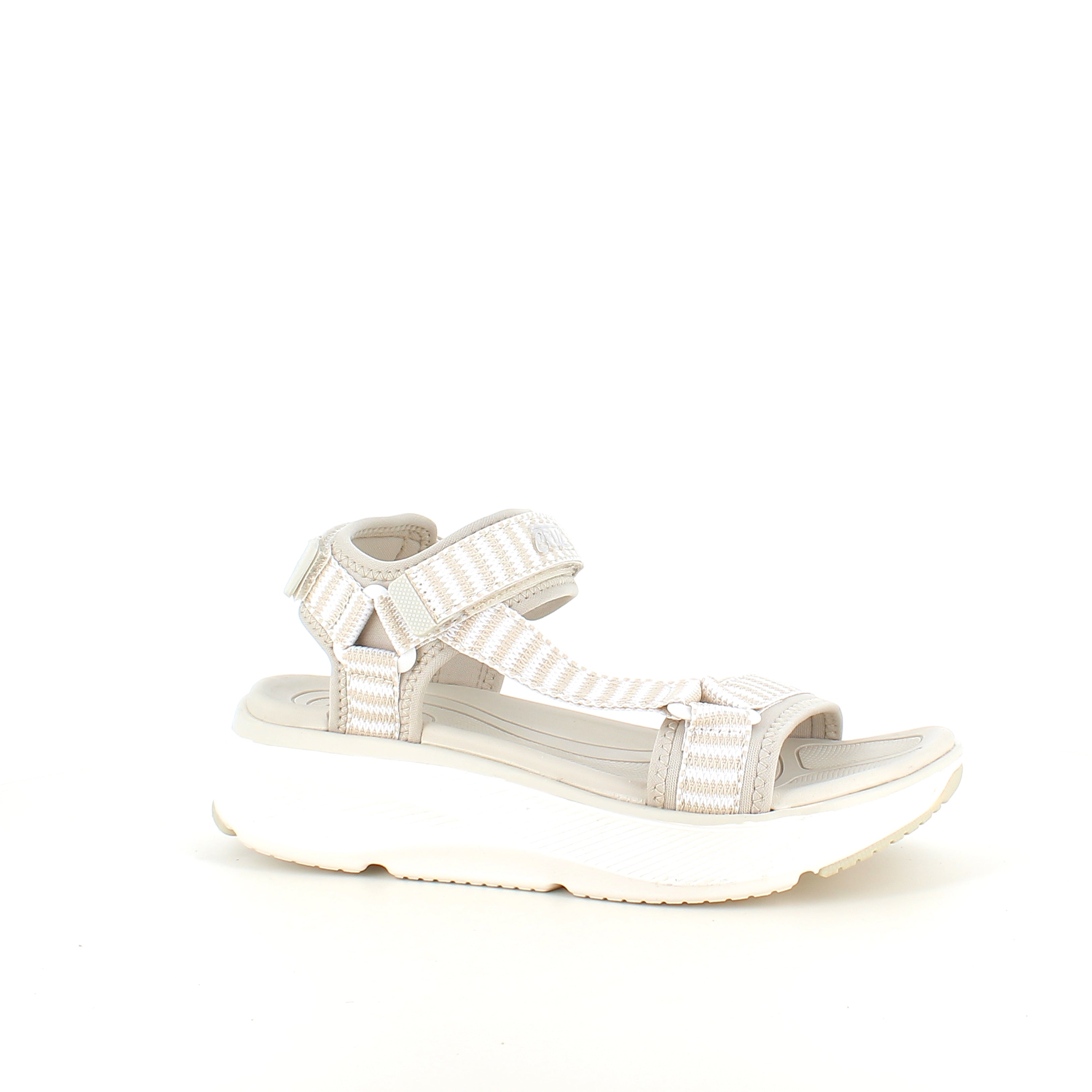 Cruz sandal i beige – Lett og komfortabel med justerbare remmer