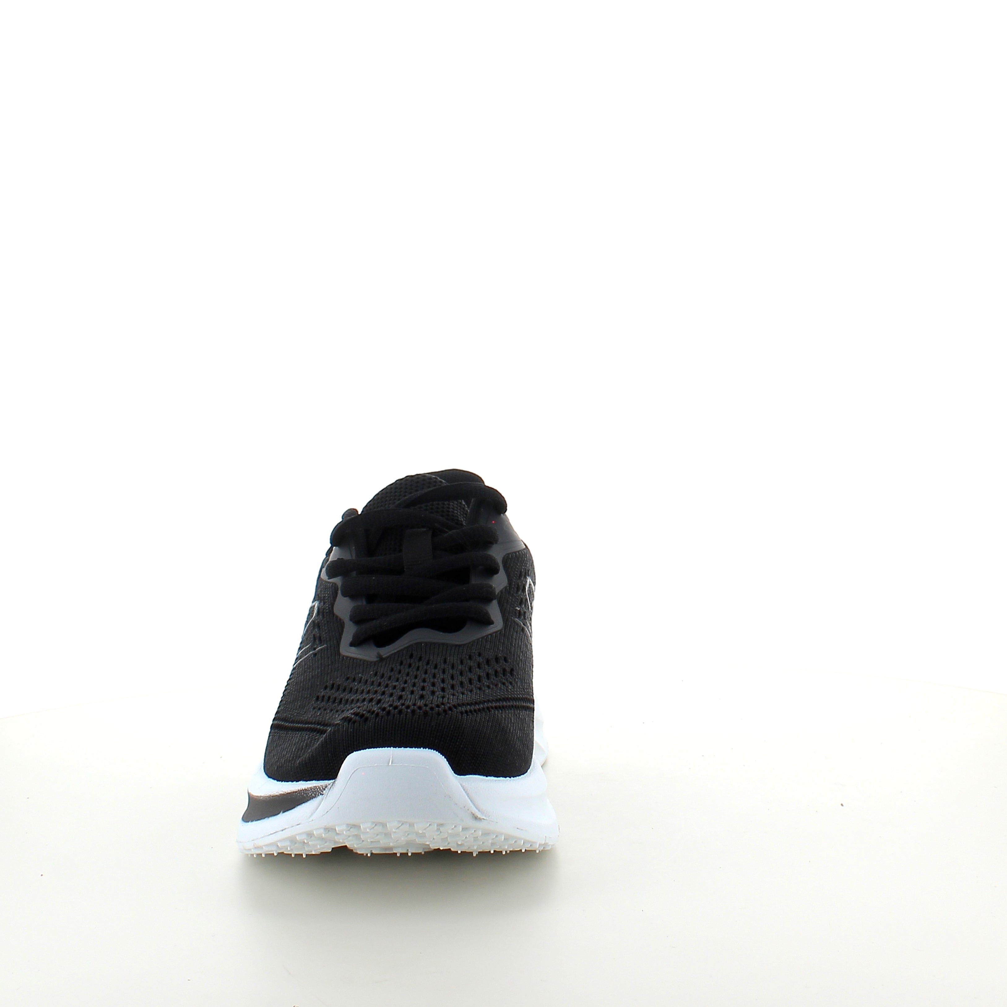 Sort lettvekts-sneaker med støtabsorbering og pustende mesh