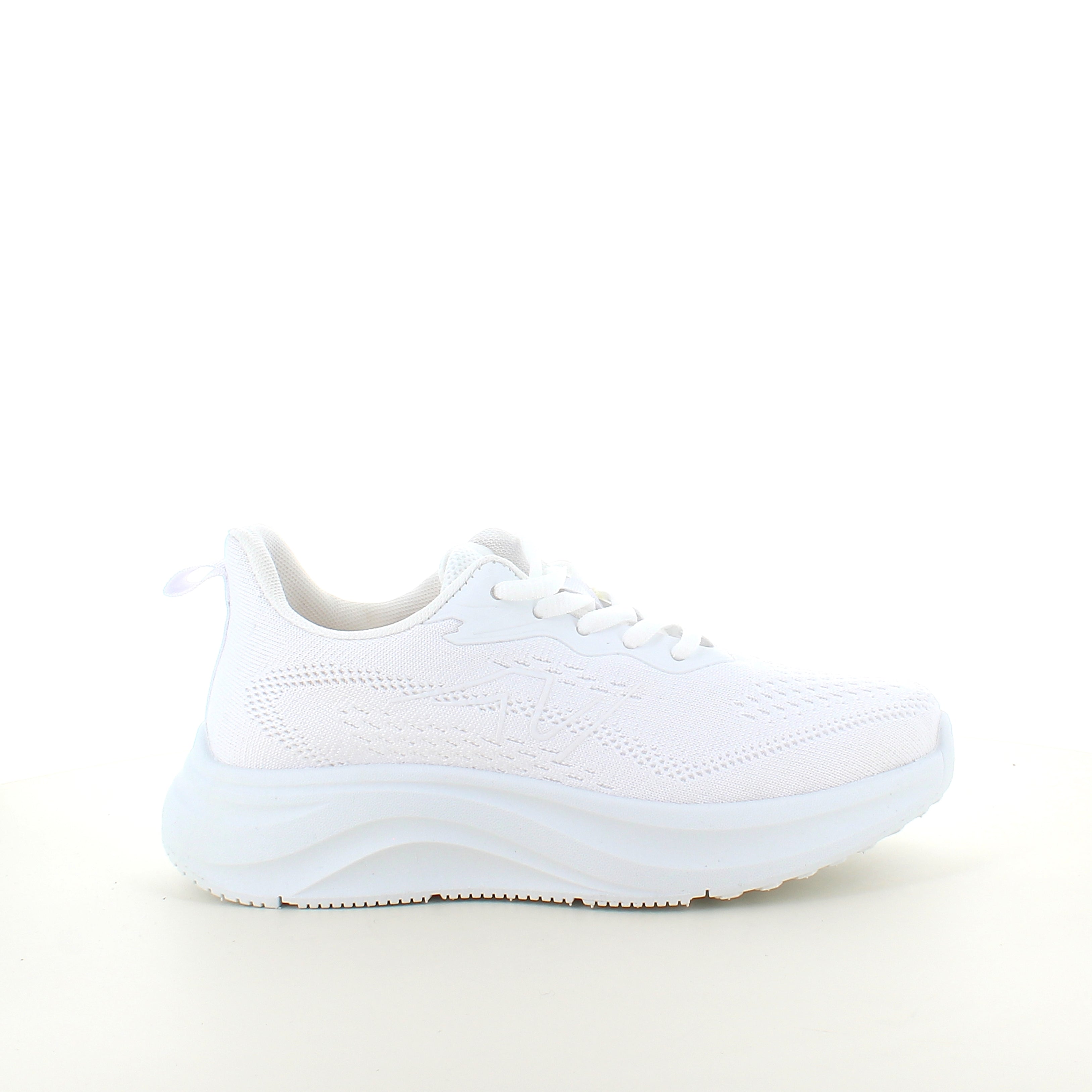 Hvit lettvekts-sneaker med støtdemping og pustende mesh