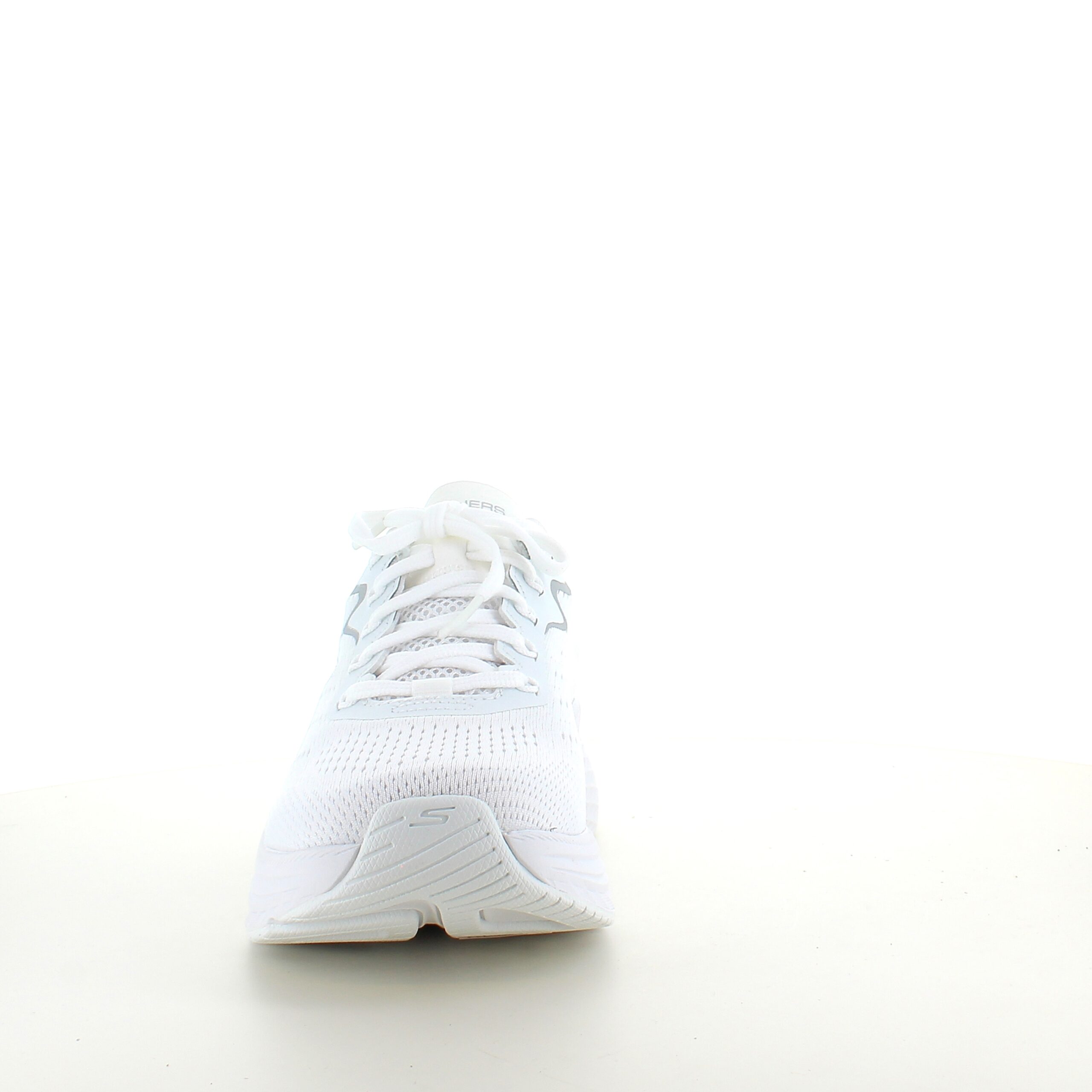 Hvit Skechers Max Cushion-sko – optimal støtte og enestående komfort.