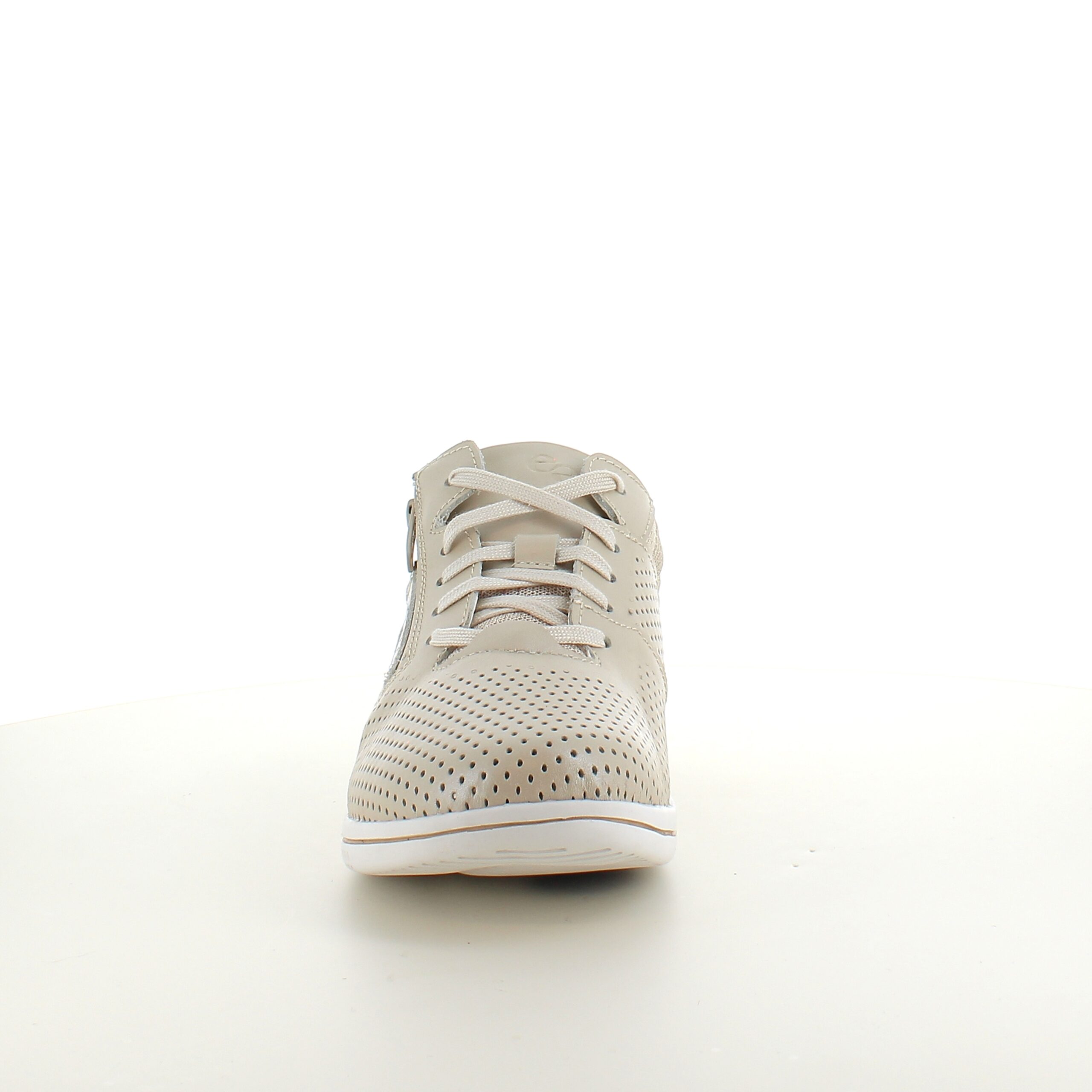 Pustende beige sneakers fra Green Comfort