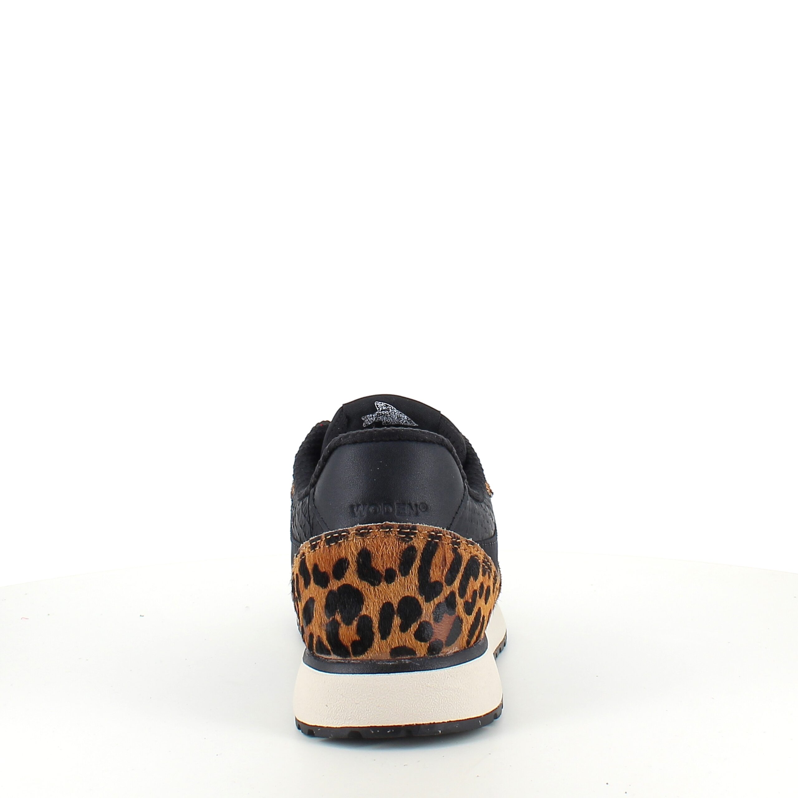 Smarte Woden sneakers i sort miks med leopardmønster.